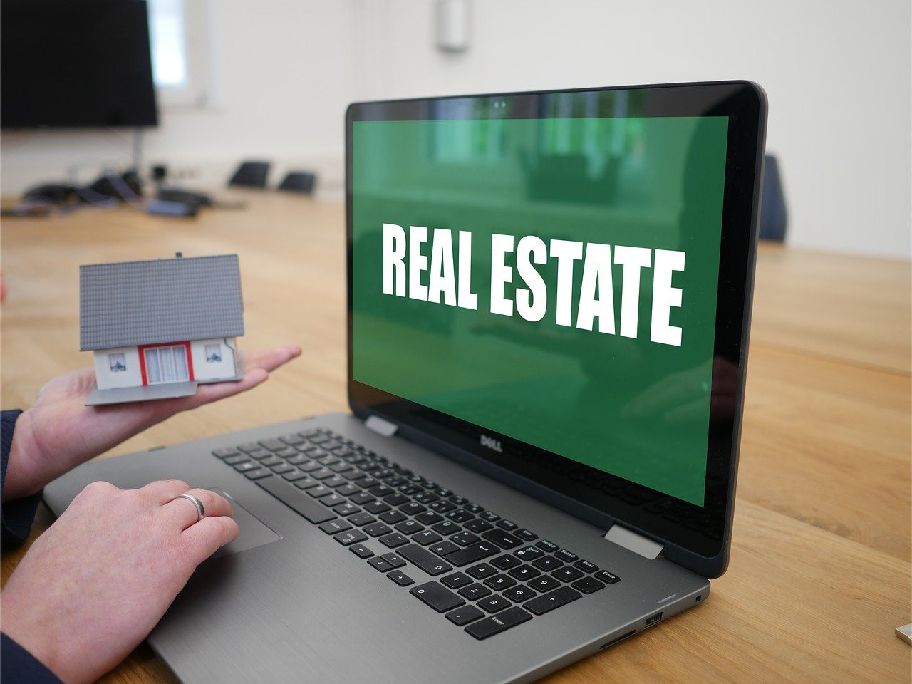 Agence Elvi Immobilier Le Plan De La Tour