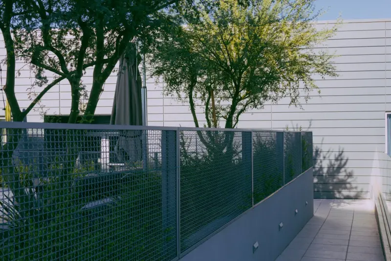 Caillebotis inox : la solution durable et esthétique pour sécuriser et valoriser vos espaces extérieurs