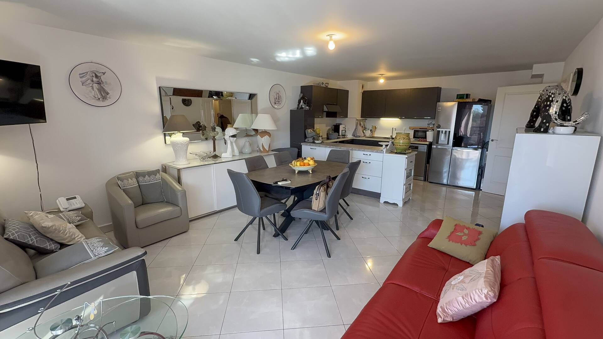 Viager Occupé sur H de 82 ans et F de 87 ans - Appartement F2 avec terrasse VUE MER et Garage à St Raphaël 83700 2 Mn de la Plage à pieds