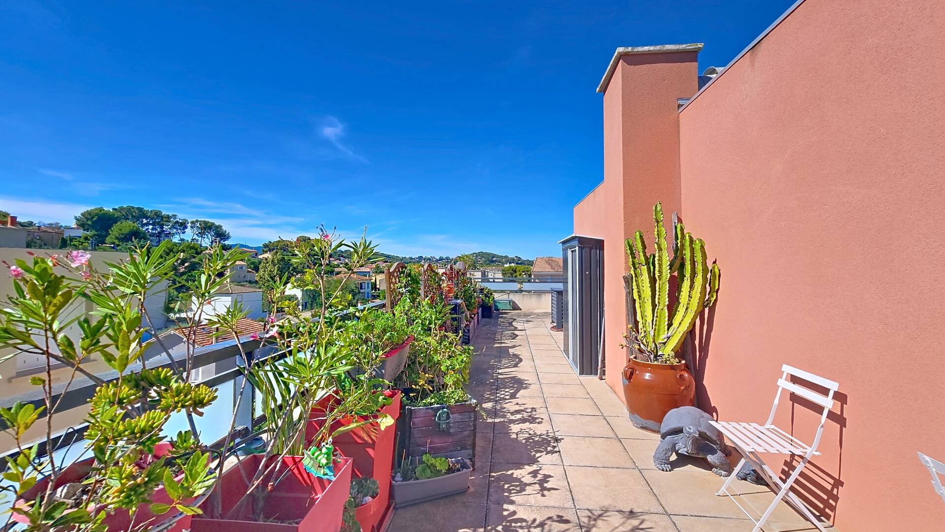 LA SEYNE SUR MER - VILLA SUR LE TOIT - Duplex 4 pièces - Terrasse de 75m² VUE MER