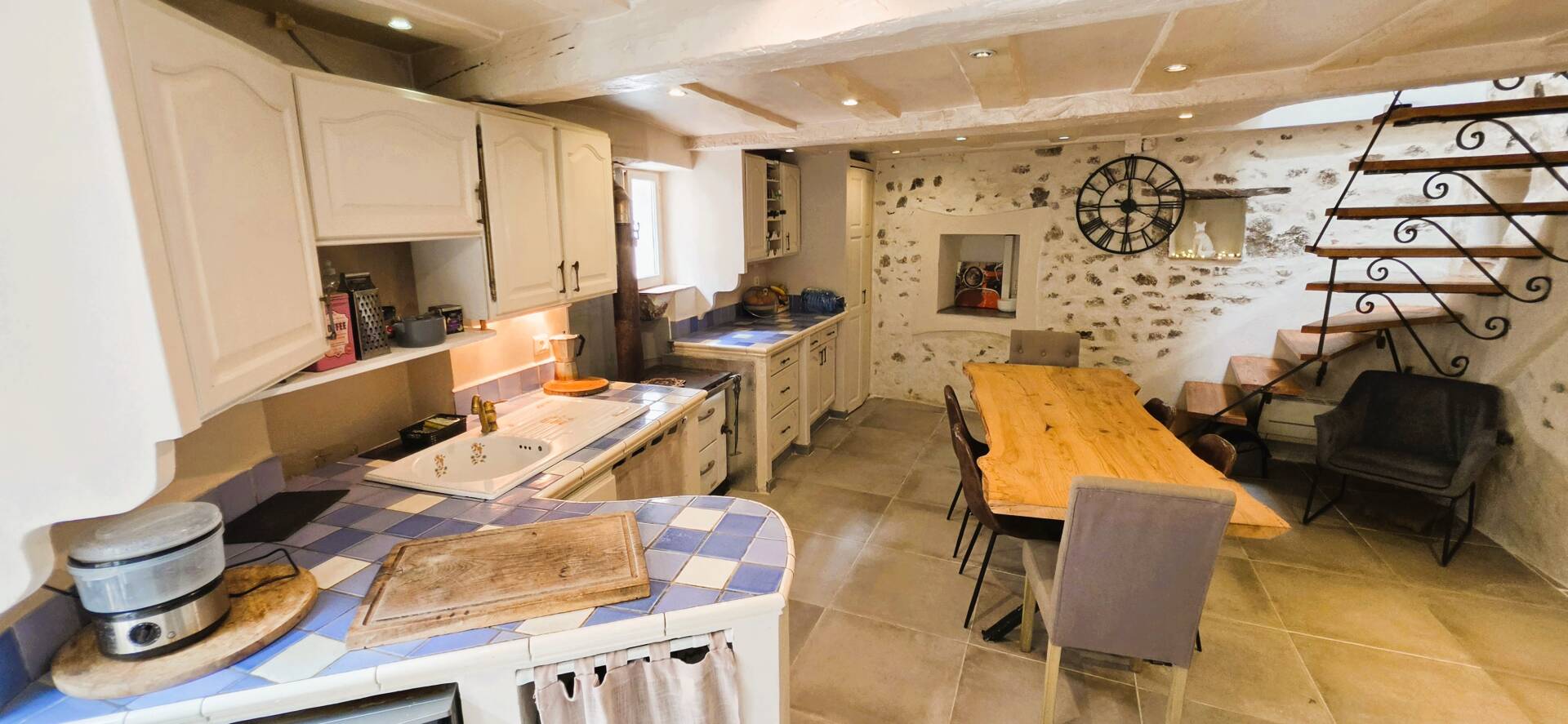 Maison 6 pièces 128 m² · à Roquebrune-sur-Argens · 128 m² · 275 000 €