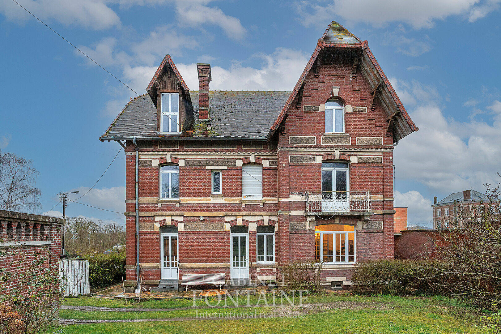 À proximité d'Amiens - Maison ancienne de 1930 avec dépendance et jardin arboré