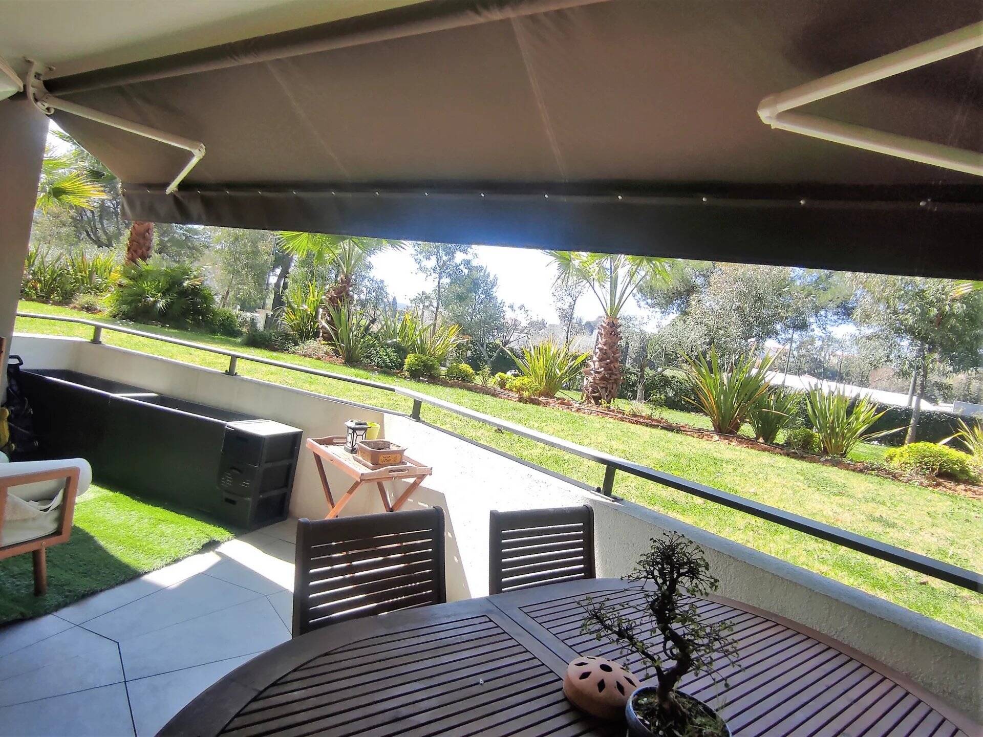 CAGNES-SUR-MER (06) - SAINT JEAN - Appartement 3 pièces avec terrasse et garage