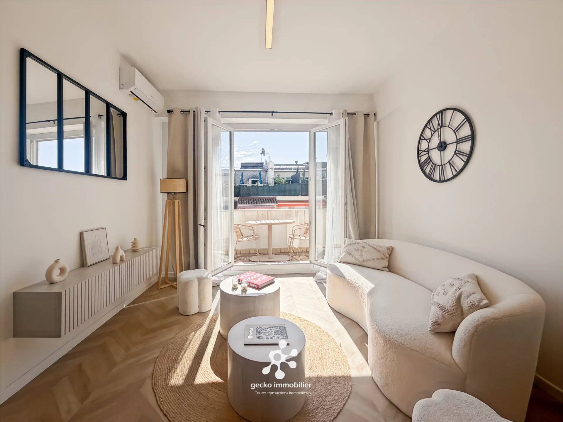 Nice - Musicien - 3 pièces en dernier étage rénové avec balcons