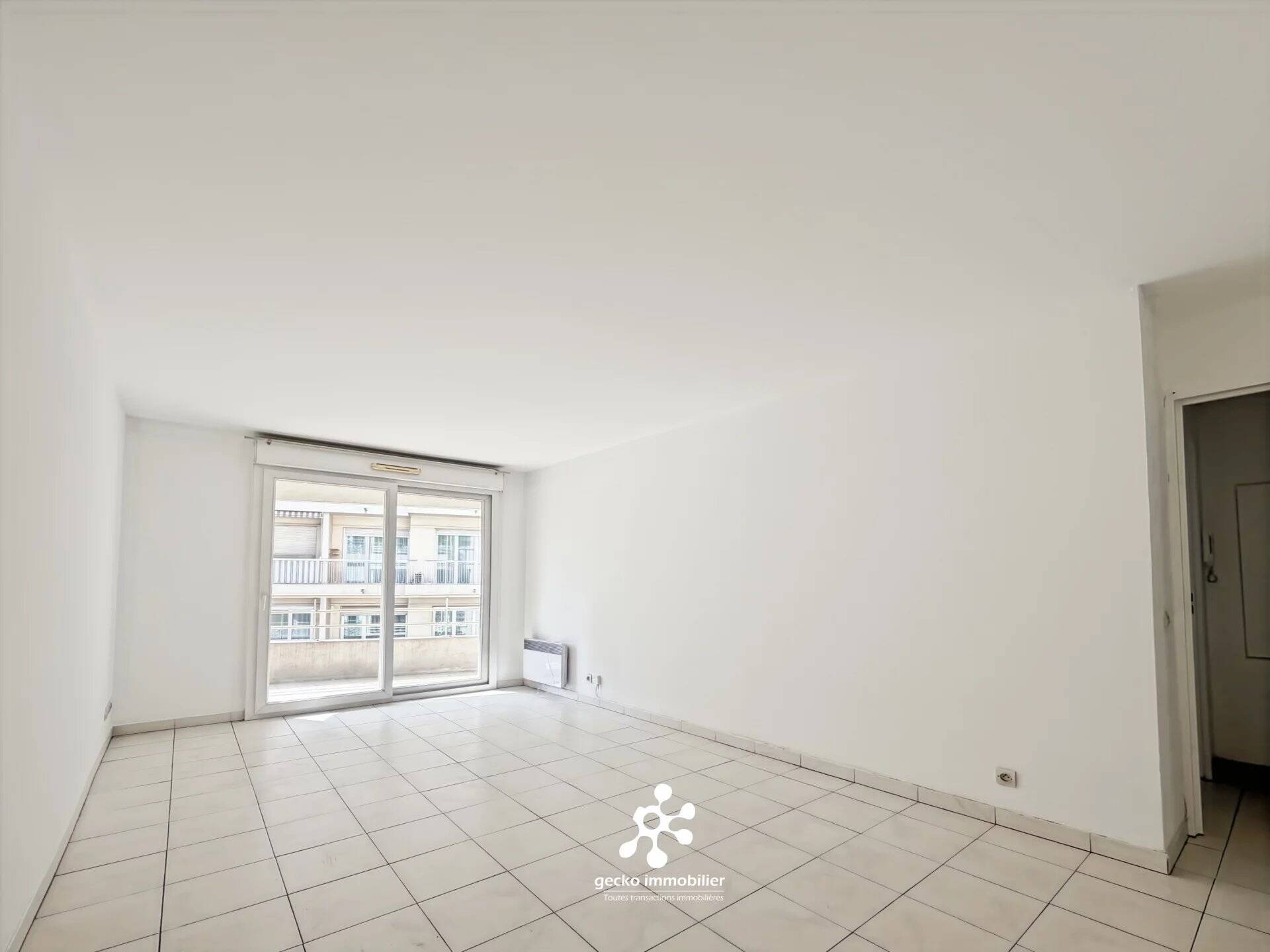 Nice - Valrose - 3 pièces avec balcon et possibilité garage