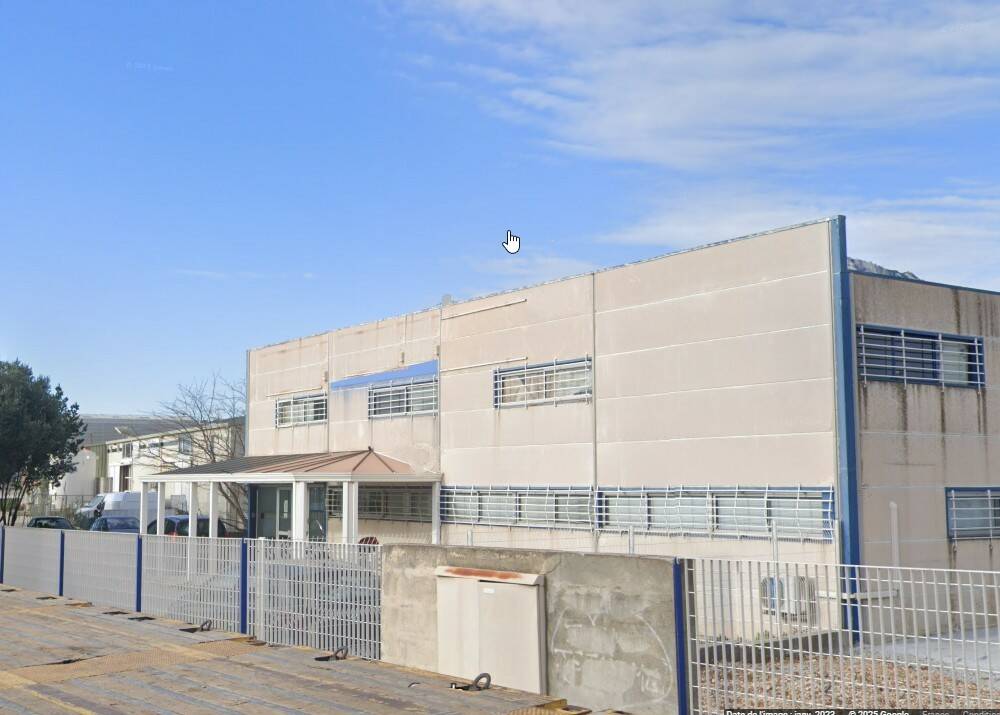 A vendre la Farlède local d'activité de 1900 m2 sur 2250 m2 de terrain