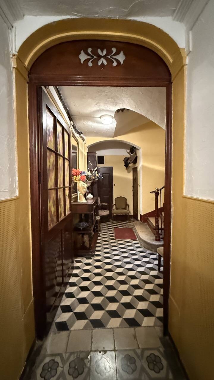 Viager Libre Immeuble à Riez 04500 sur H 75 ans et F 75 ans - Valeur Vénale : 500 000€