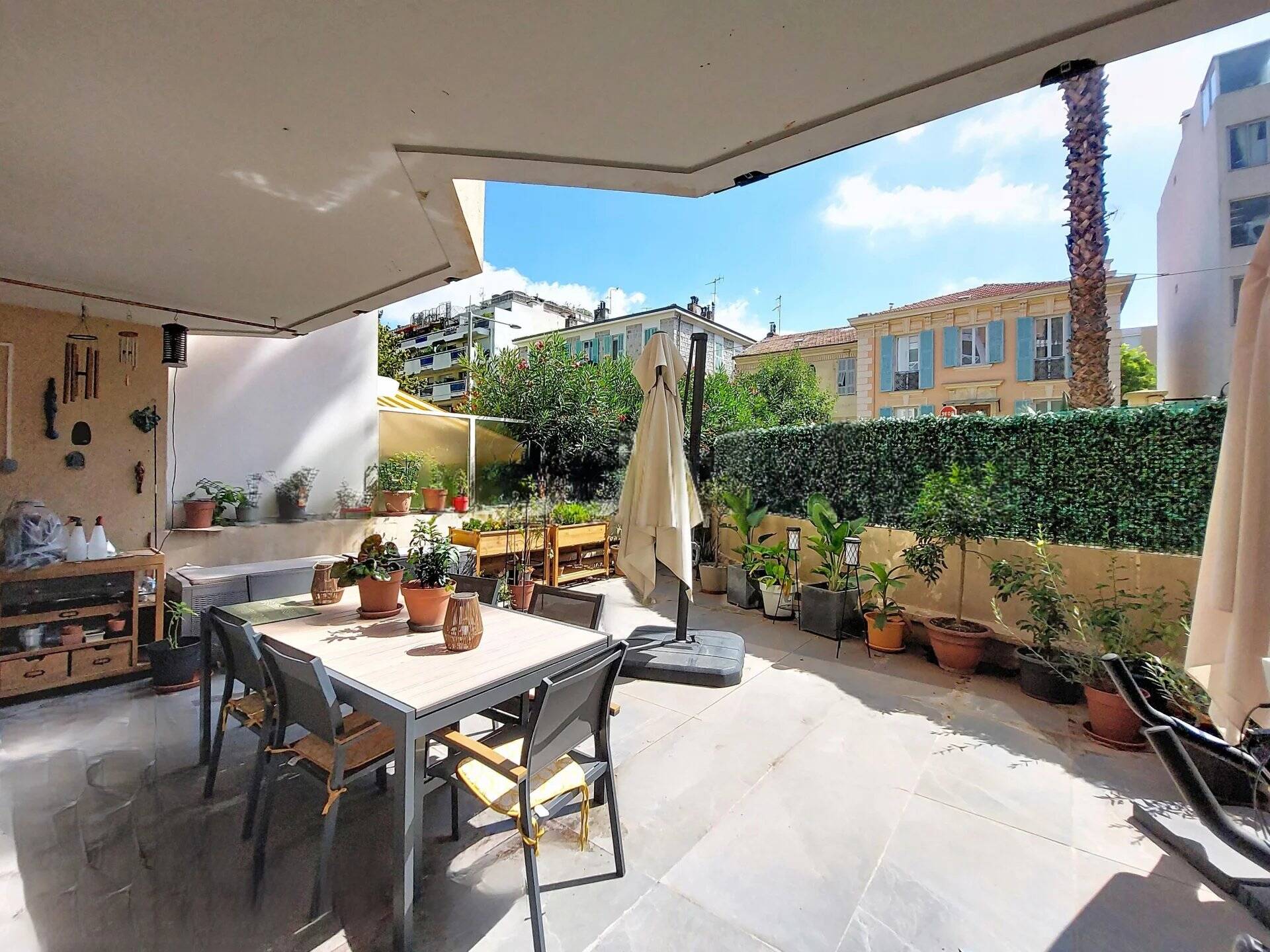 NICE SAINT-MAURICE 4/5 PIÈCES REZ-DE-JARDIN 120 M² D’EXTÉRIEURS GARAGE