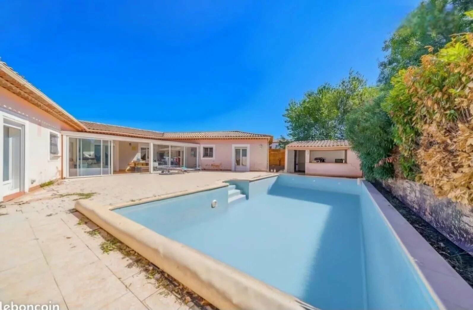 MAGNIFIQUE VILLA LE LUC
