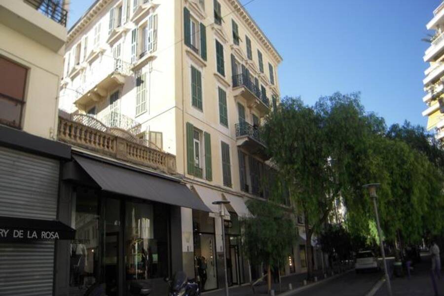 Appartement  - Studio  - 20.0 m2 -  245 000 € - À vendre 