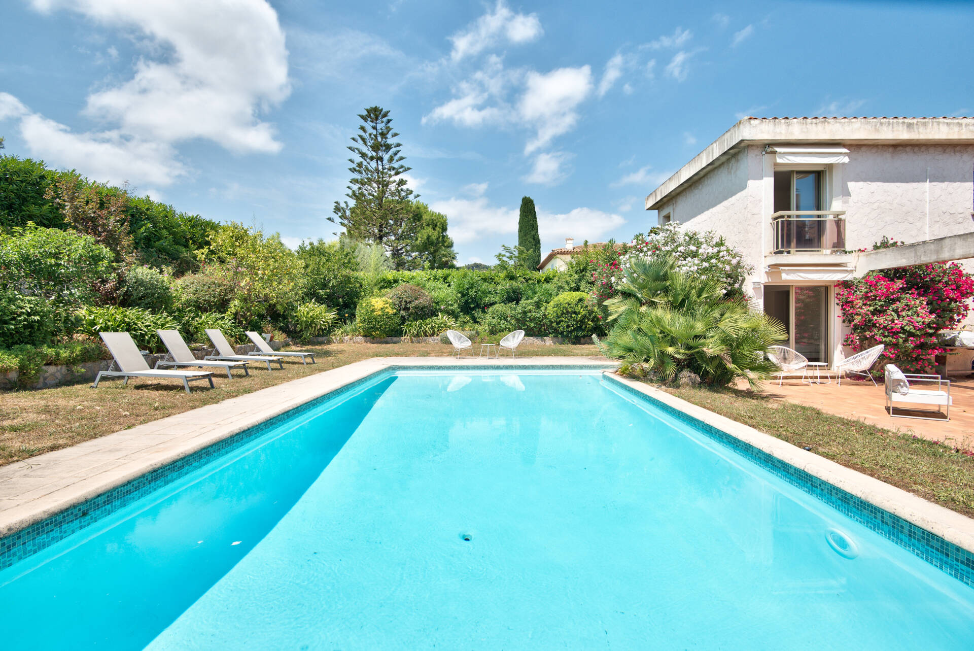 Maison  - 6 pièces  - 152.0 m2 -  1 295 000 € - À vendre