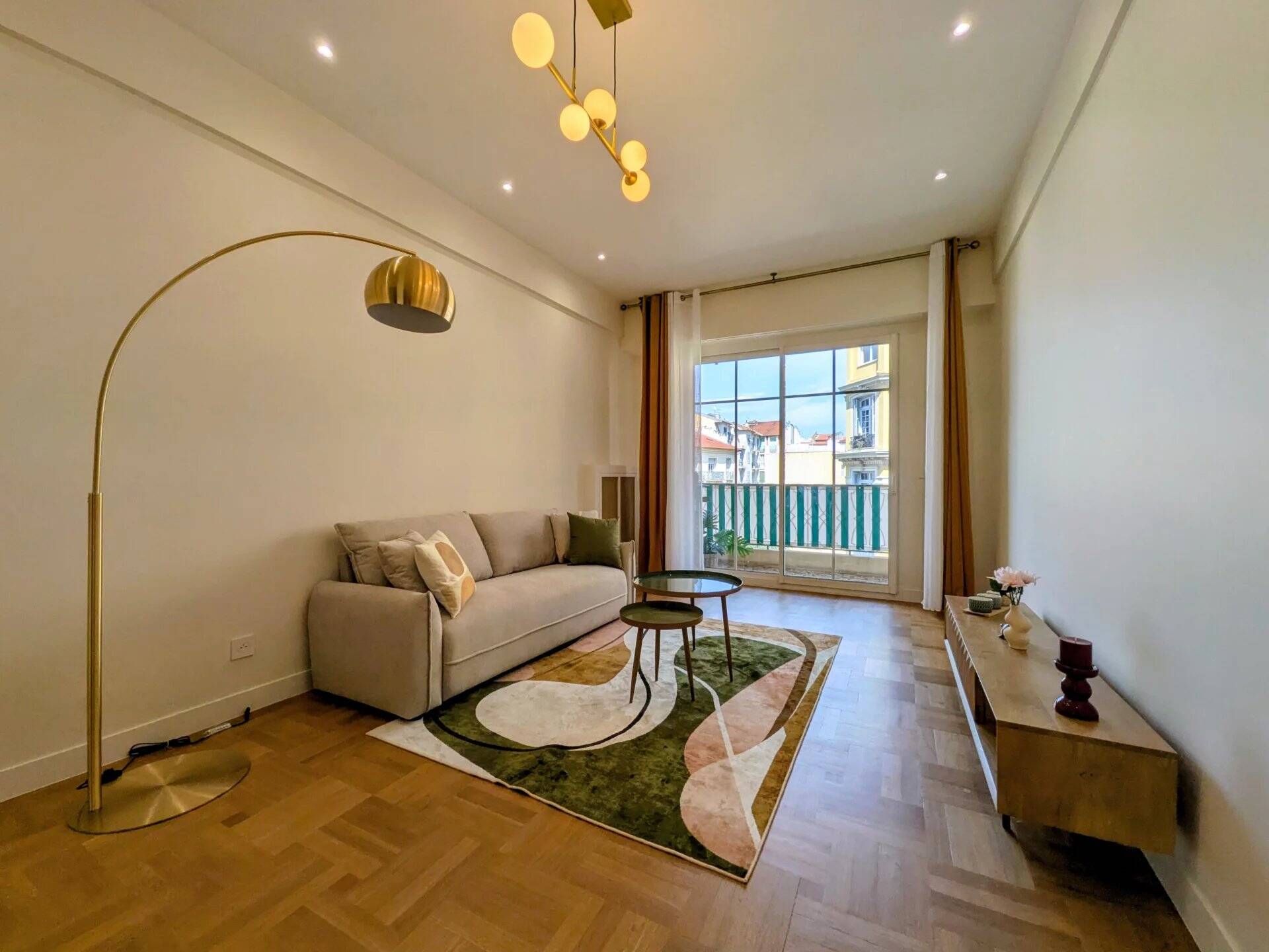 NICE - ALSACE/LORRAINE - Appartement 3 pièces traversant avec terrasses refait à neuf