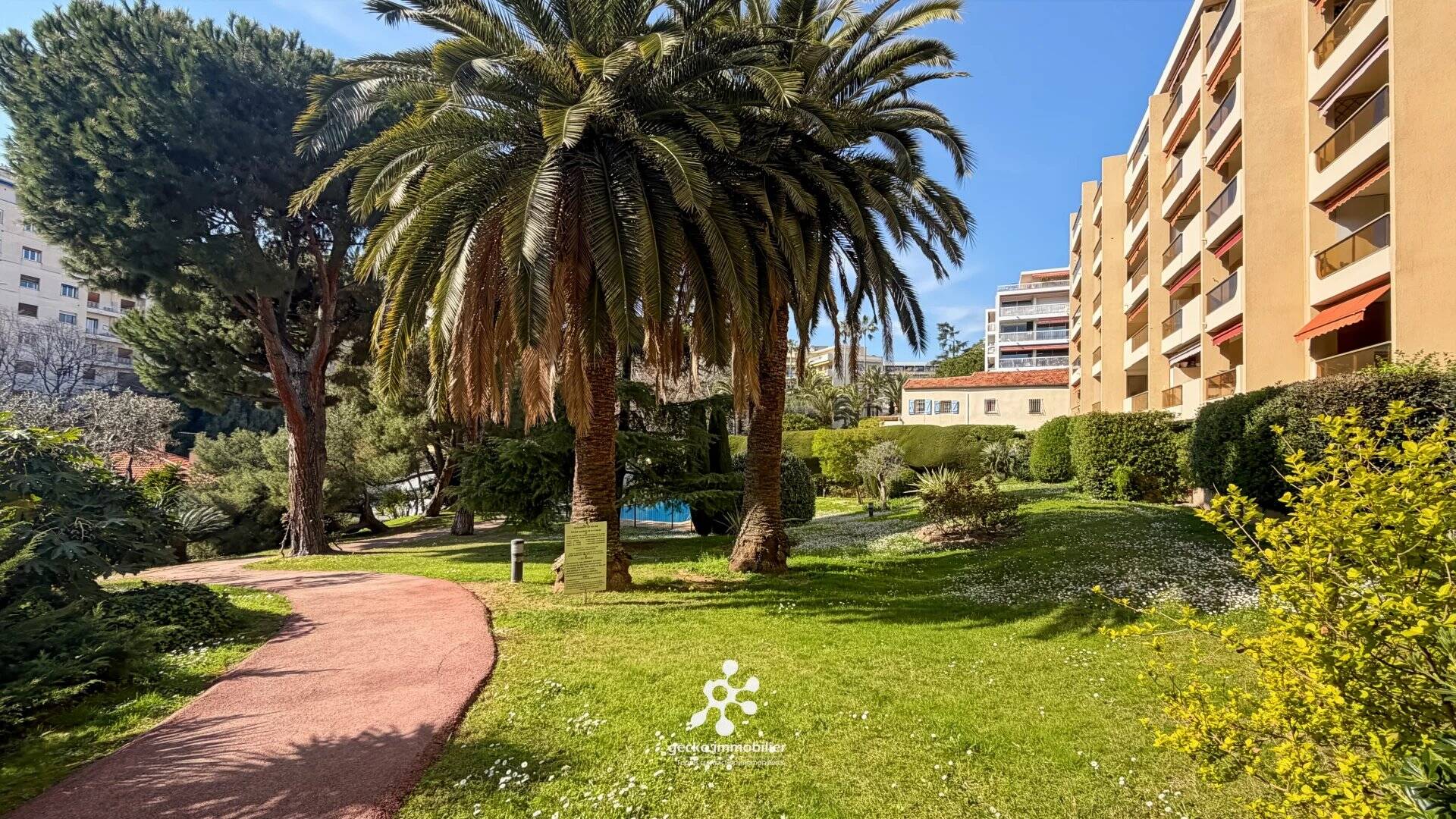 Nice - Magnan - 2 pièces avec terrasse dans résidence avec piscine