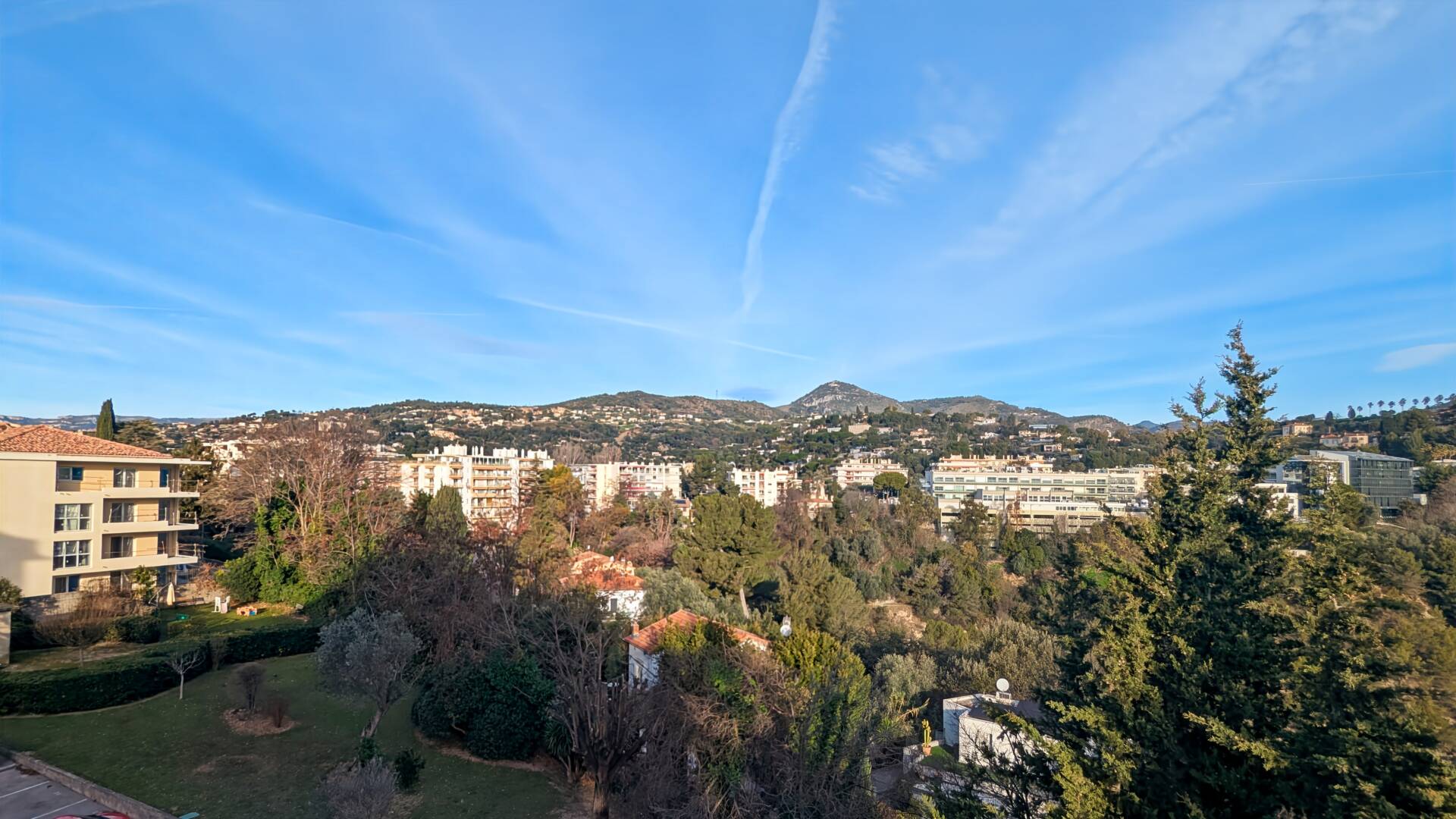 Appartement  - 4 pièces  - 100.87 m² -  599 000 € - À vendre 