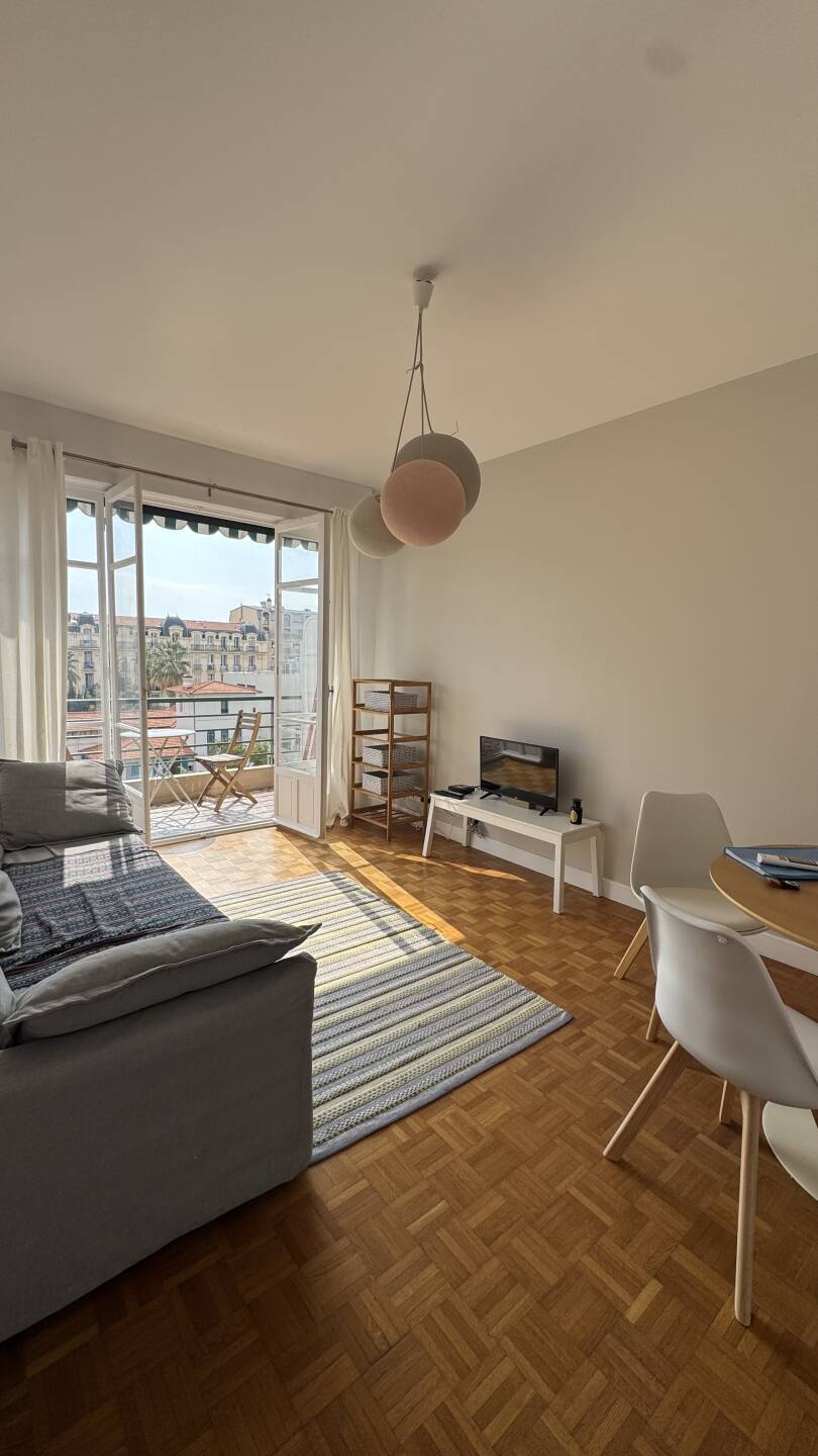 Appartement  - 2 pièces  - 50.0 m2 -  450 000 € - À vendre 