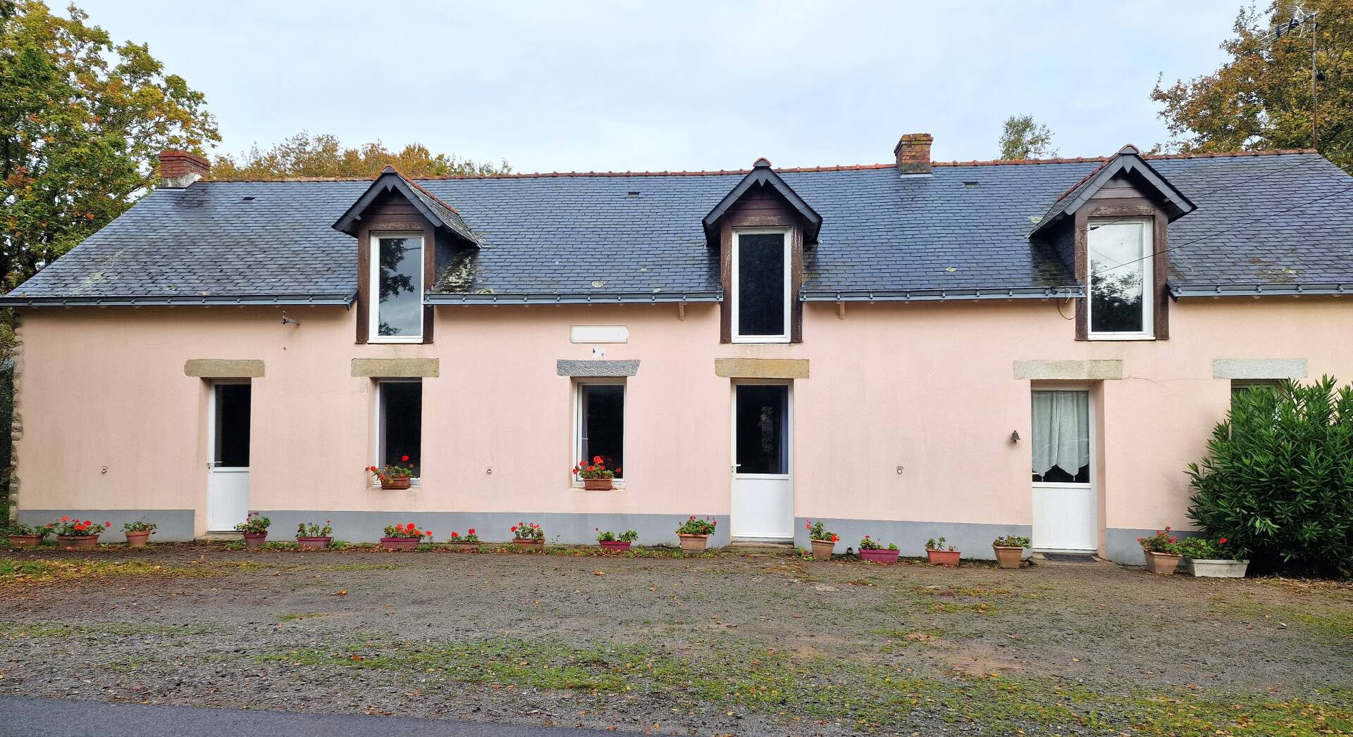 Ensemble de terrains avec maison vendus en viager à SAINT-MOLF
