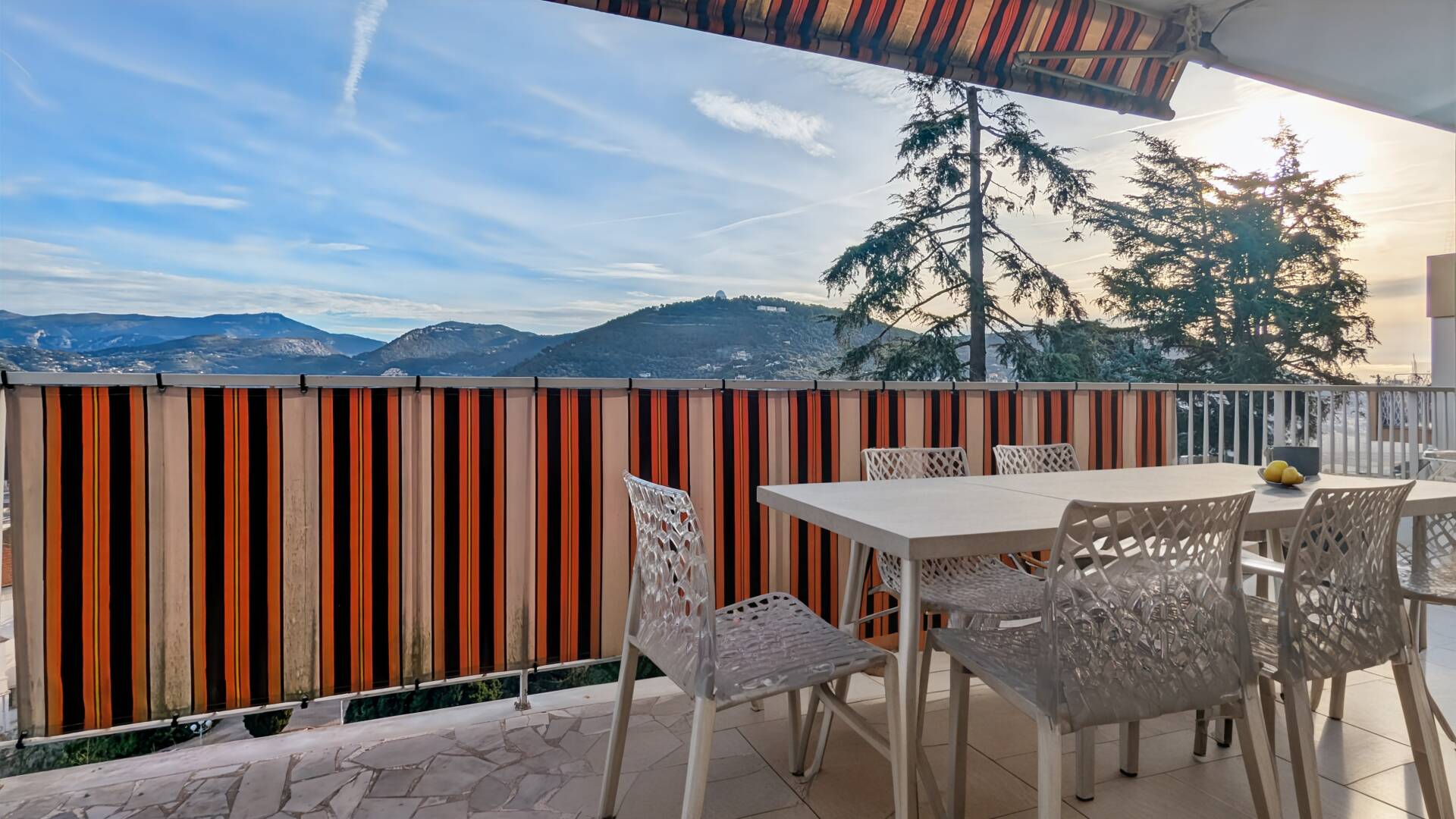 NICE - CIMIEZ/RIMIEZ - Appartement 4 pièces avec terrasse, balco