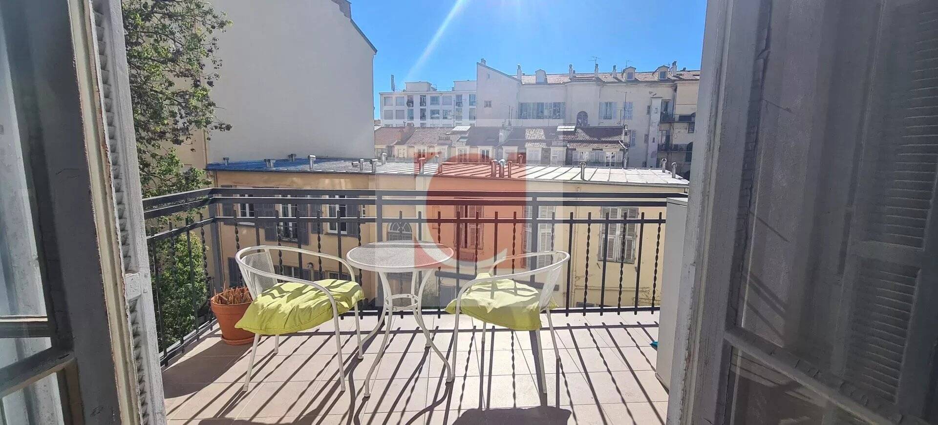 Appartement  - Studio  - 39.06 m² -  298 000 € - À vendre 