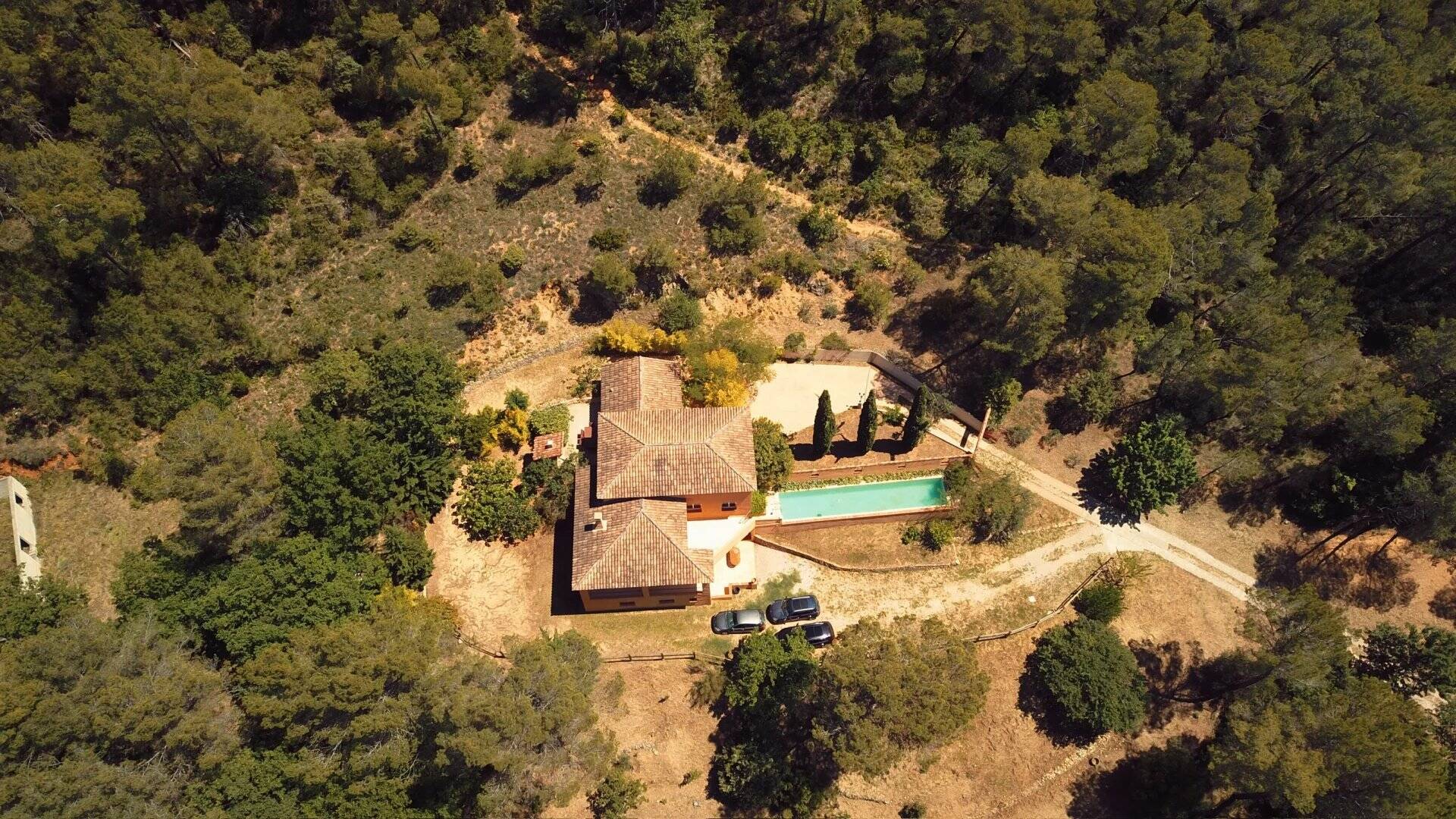 Propriété d'exception au calme absolu à Barjols : 6 chambres, piscine et potentiel locatif