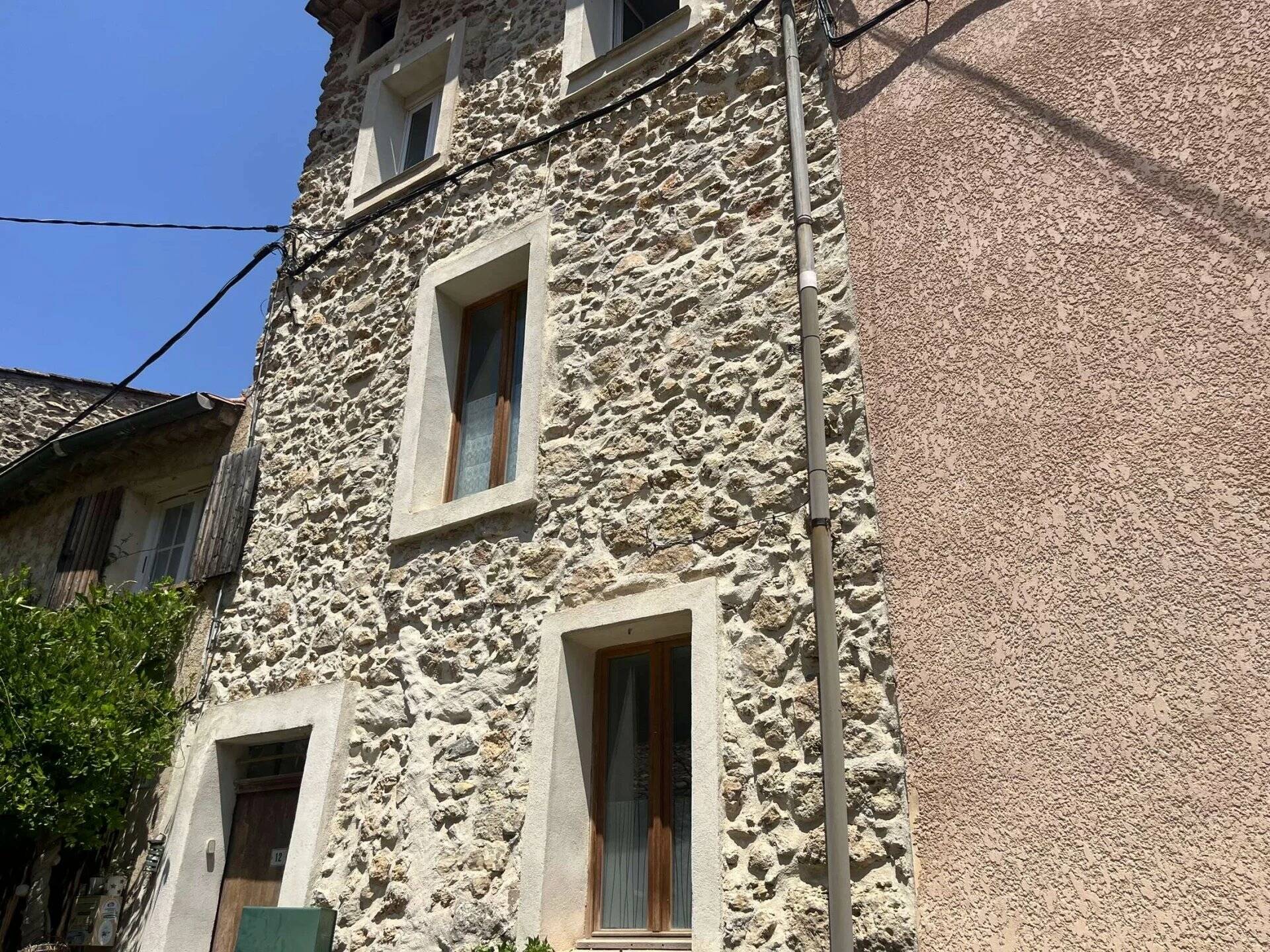 CHARMANTE MAISON DE VILLAGE MONTFORT SUR ARGENS