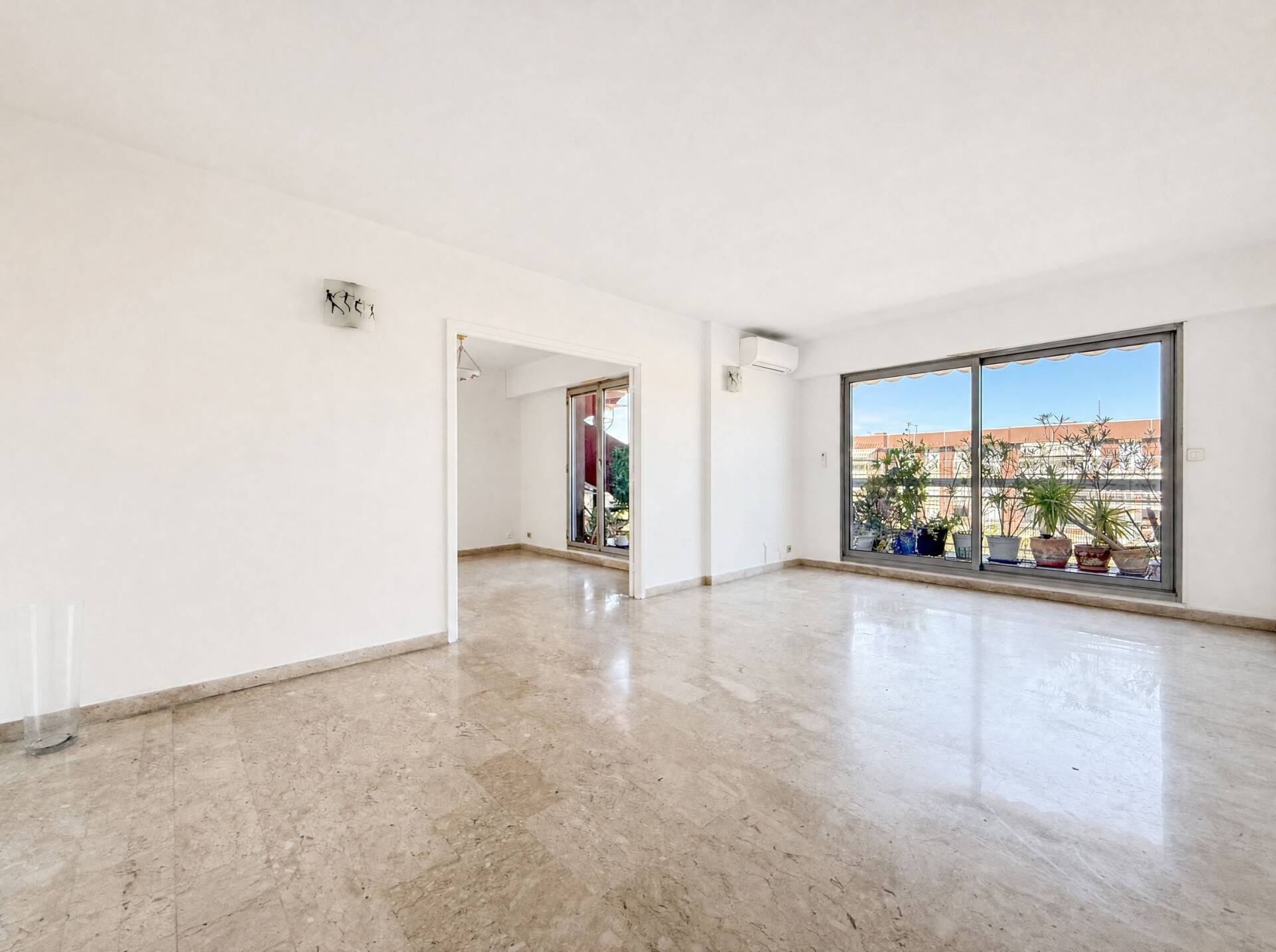 Appartement  - 5 pièces  - 108.16 m² -  695 000 € - À vendre 