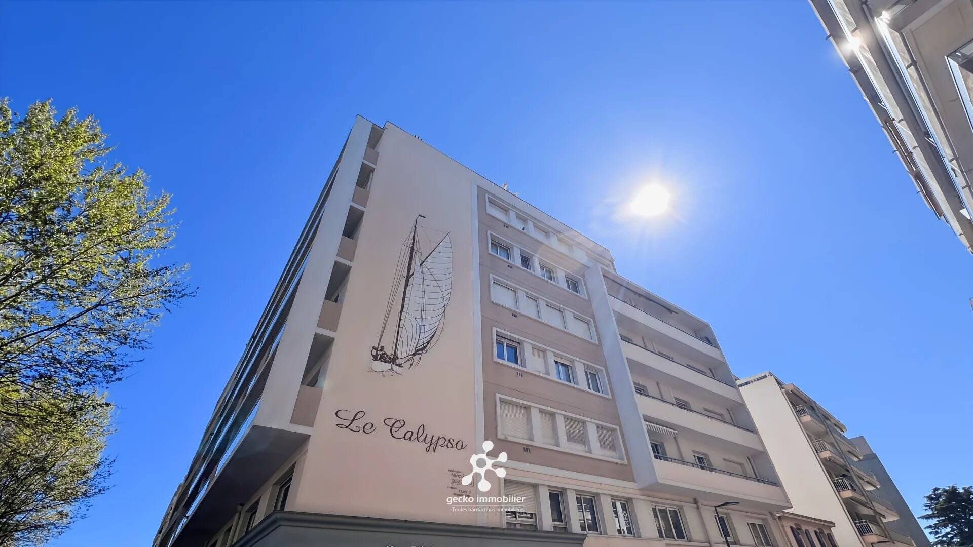 ANTIBES - Centre-Ville - Appartement 2P Rénové Meublé - Proche Plage et Port