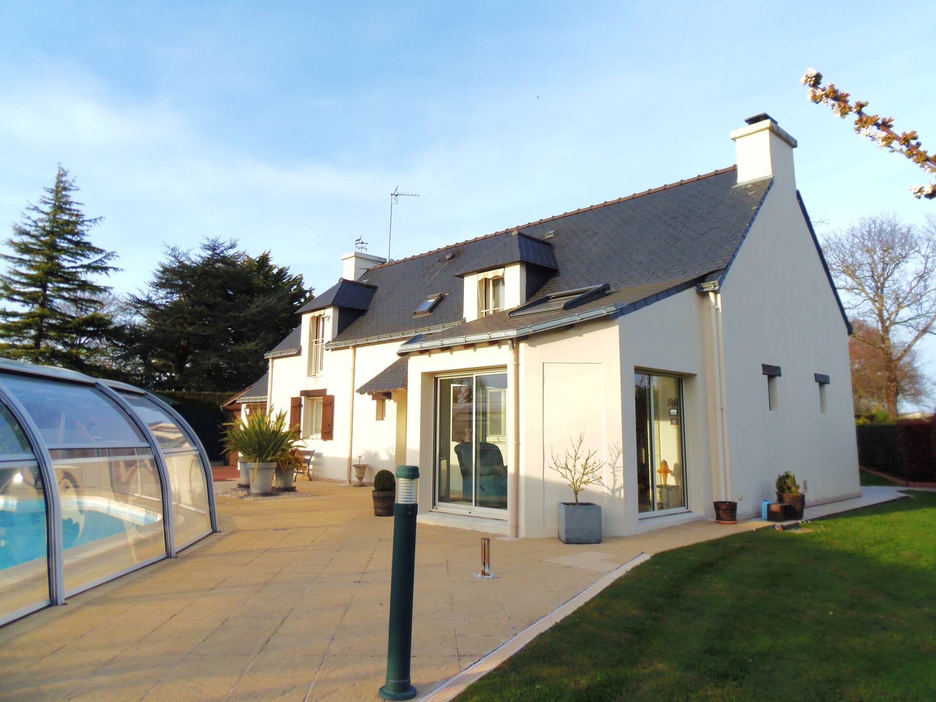 Maison avec piscine, viager occupé, à GUERANDE