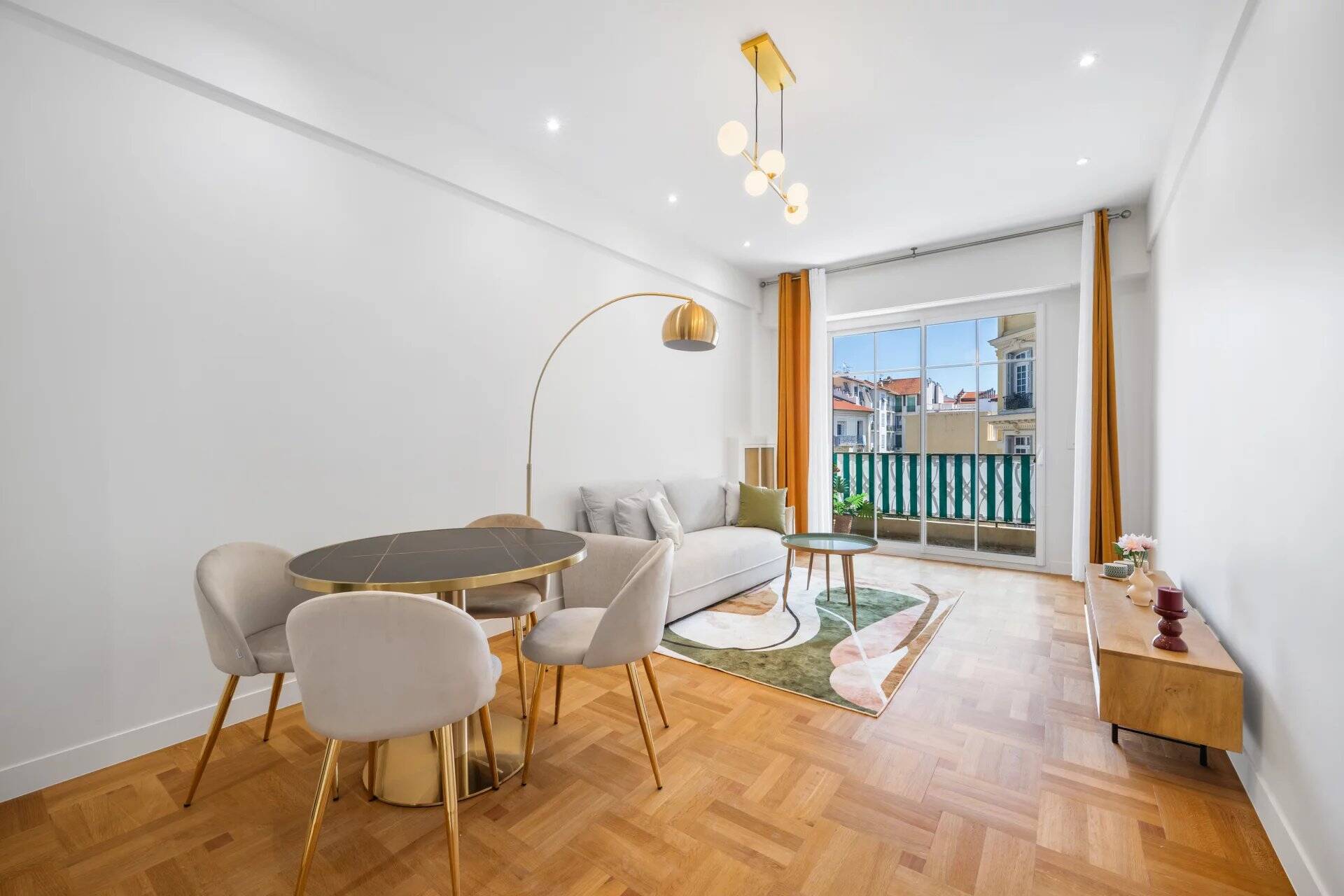 NICE - ALSACE/LORRAINE - Appartement 3 pièces traversant avec terrasses refait à neuf