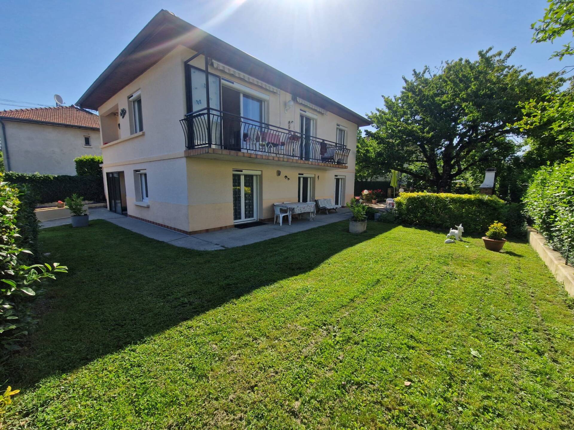 Maison de 140 m² dans un bel environnement proche Commanderie