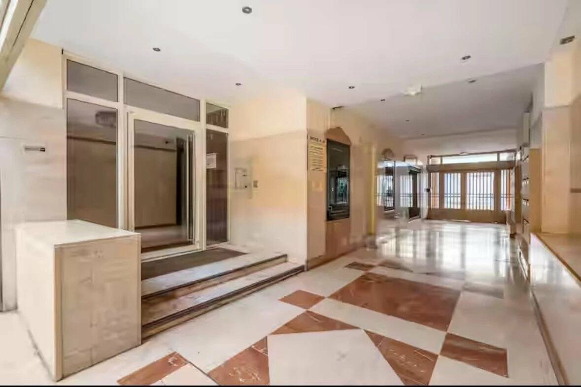 Appartement  - 2 pièces  - 39.0 m2 -  275 000 € - À vendre 