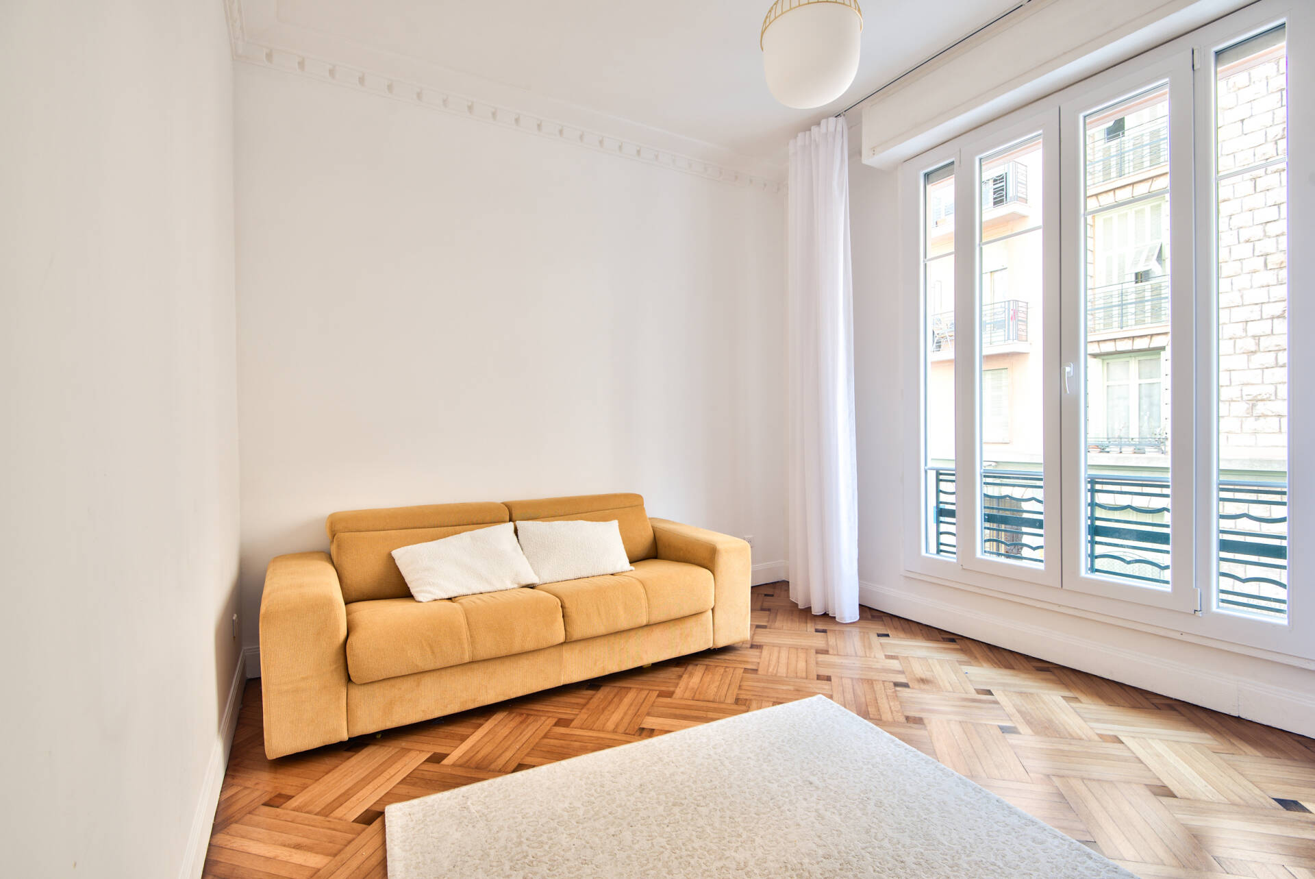 Appartement  - 2 pièces  - 57.4 m2 -  350 000 € - À vendre 