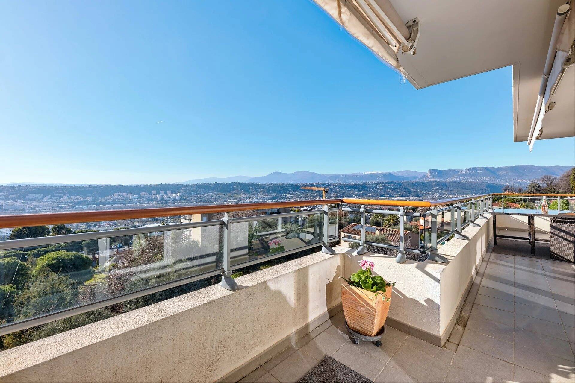 Appartement  - 4 pièces  - 78.75 m² -  569 000 € - À vendre 