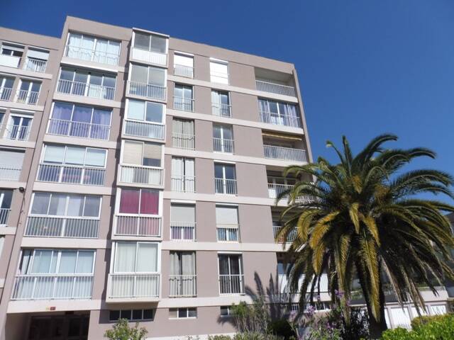 À vendre en Viager Occupé – Appartement F2 43 m² à La Garde (Var) Opportunité viager Var – Femme de 80 ans