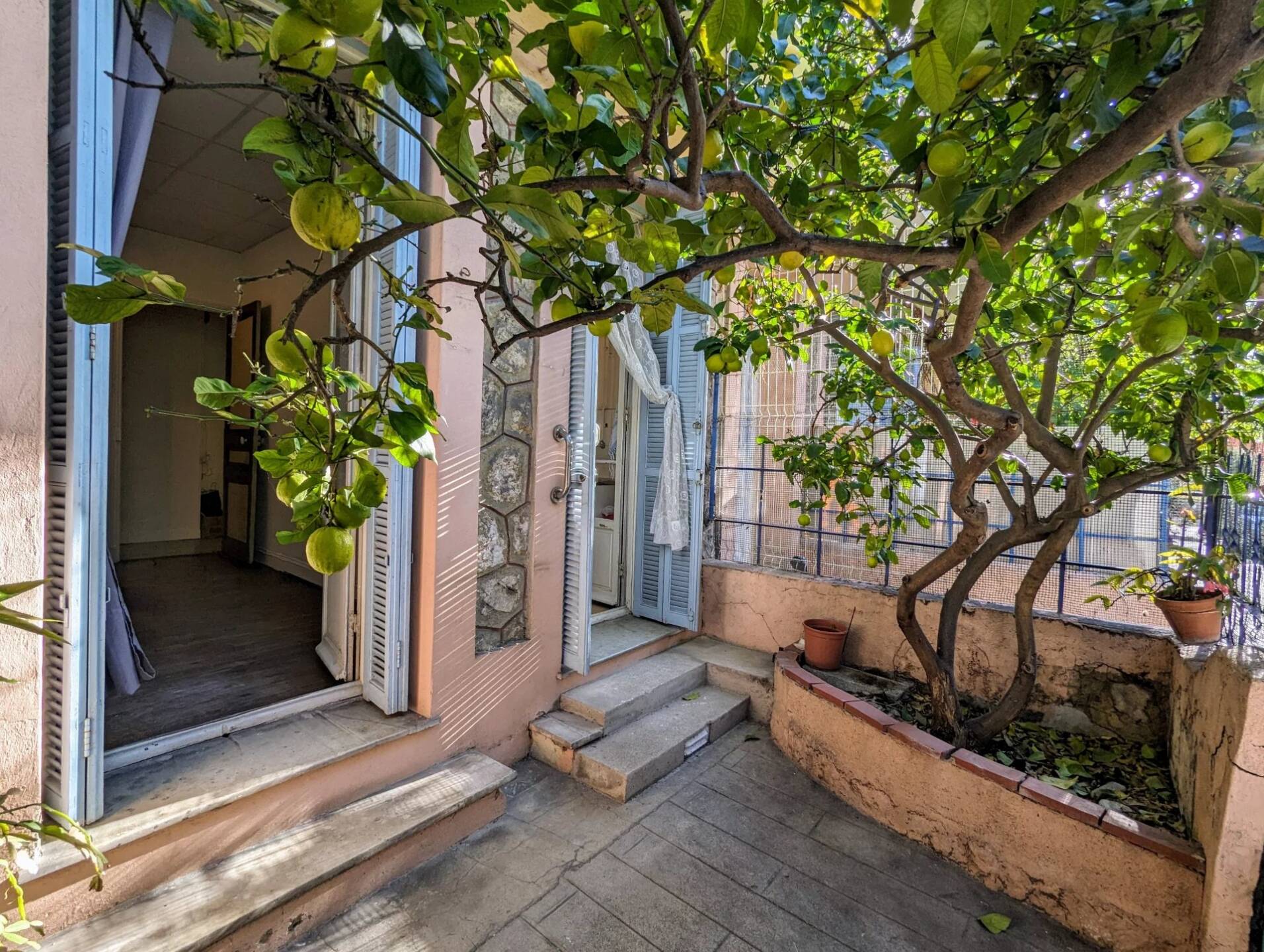 NICE - BAUMETTES - Appartement 2 pièces avec terrasse et jardinet