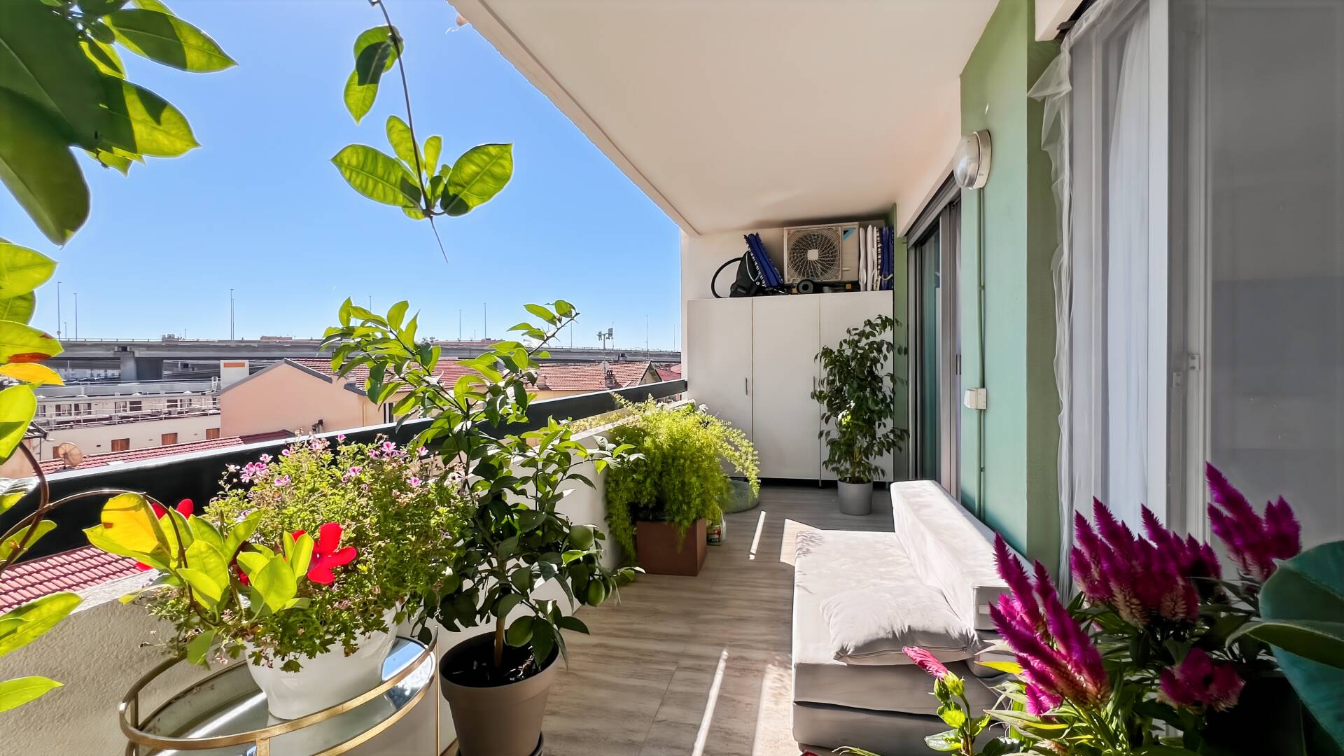 Appartement  - 2 pièces  - 46.1 m2 -  300 000 € - À vendre 