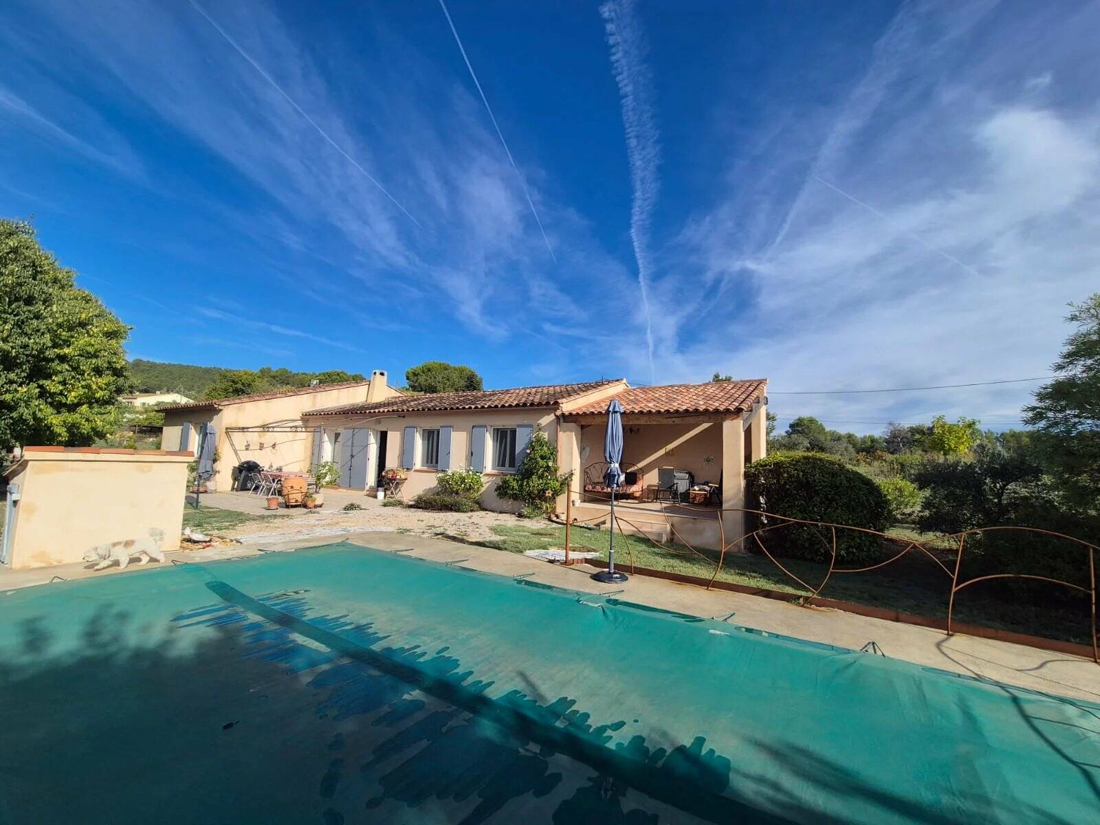 AGREABLE VILLA T5 SUR 4000 M² AVEC VUE AGREABLE