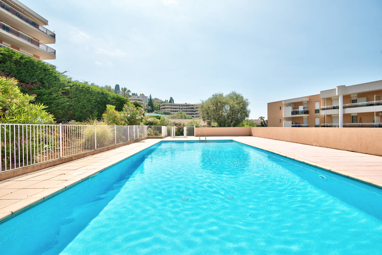 Appartement  - Studio  - 20.59 m2 -  165 000 € - À vendre 