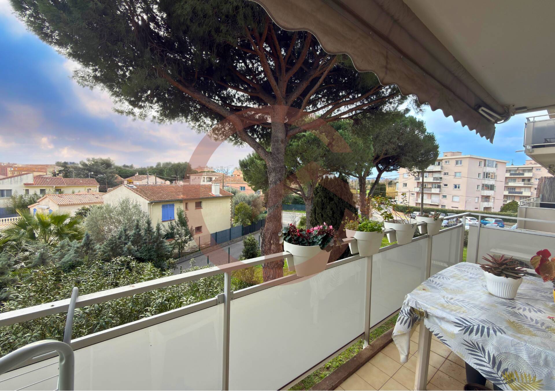 Exclusivité Viager occupé Fréjus – Grand studio avec garage fermé