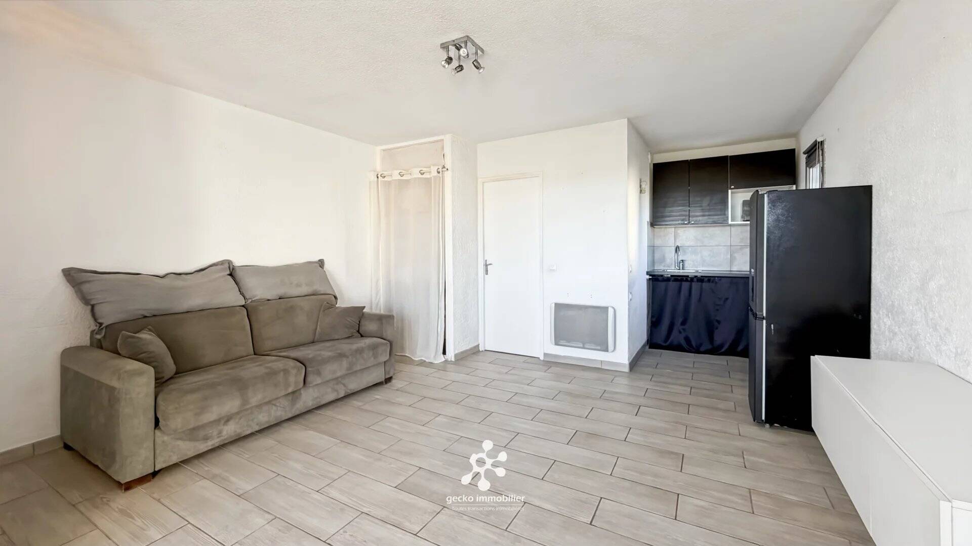 St Laurent du Var - corniche Fahnestock - Studio dans résidence avec piscine