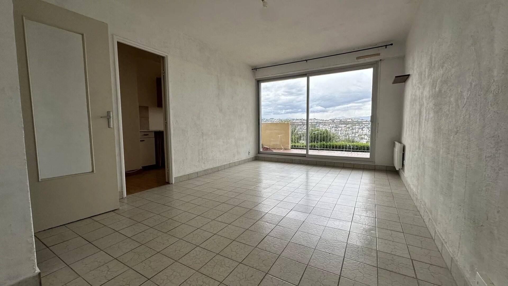 Appartement F1 Saint Laurent du Var