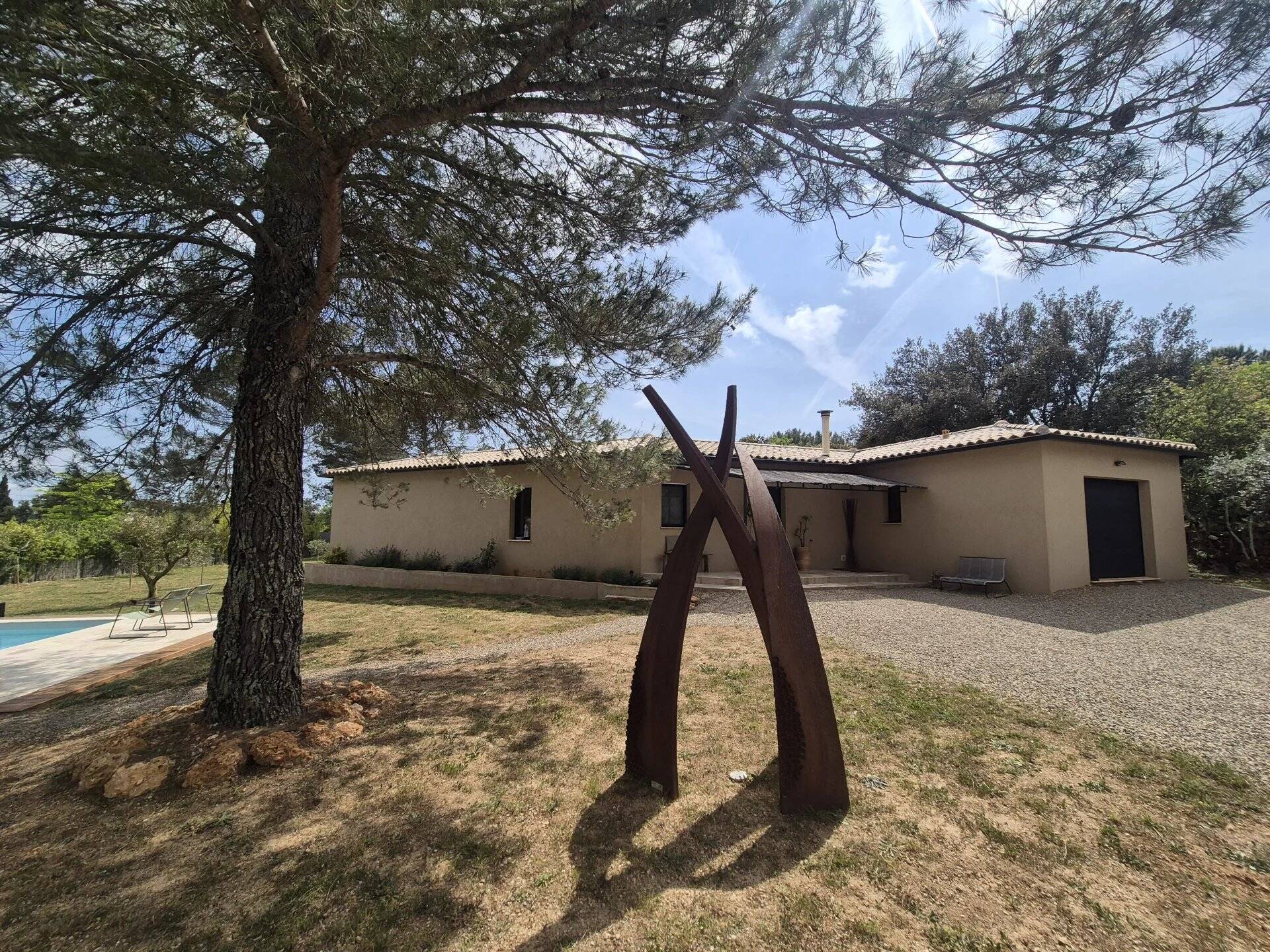 BELLE VILLA AVEC 4 GÎTES INDEPENDANTS ET PISCINE