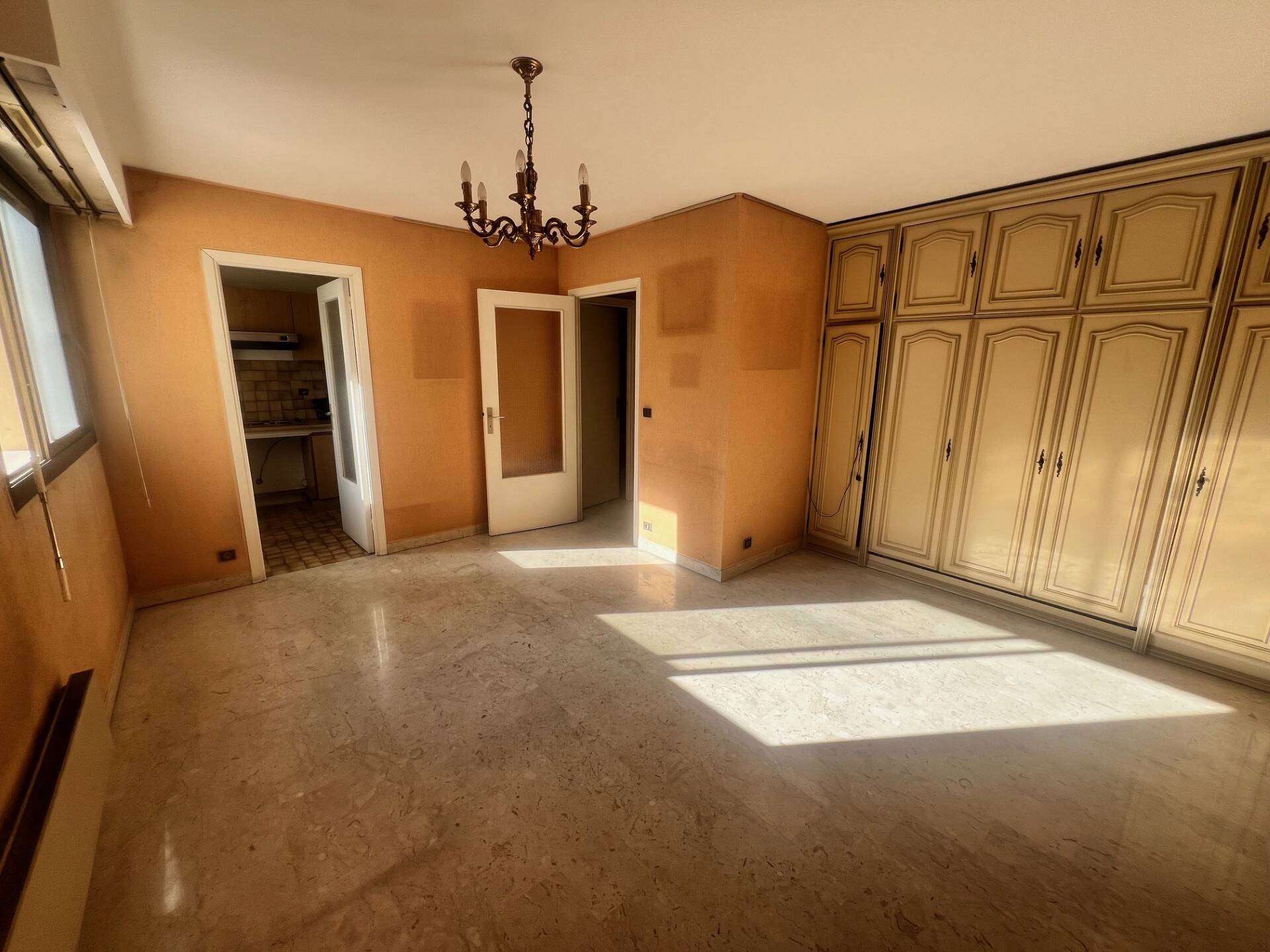 Appartement  - Studio  - 30.39 m² -  210 000 € - À vendre 
