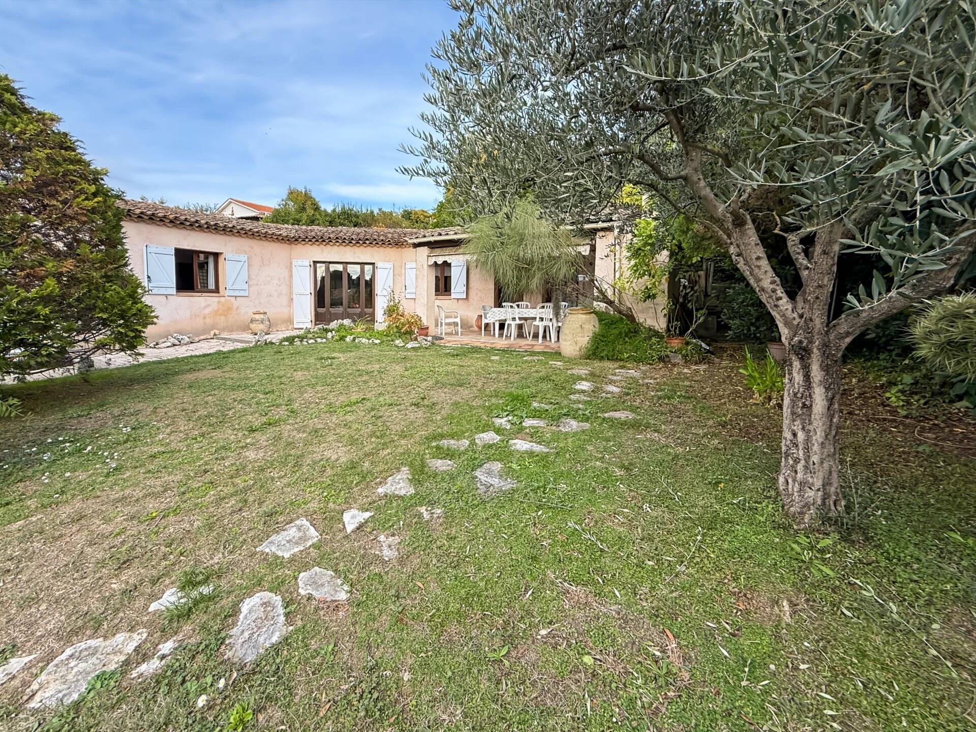 A VENDRE 2 Maisons de plain pied  à La Colle sur Loup