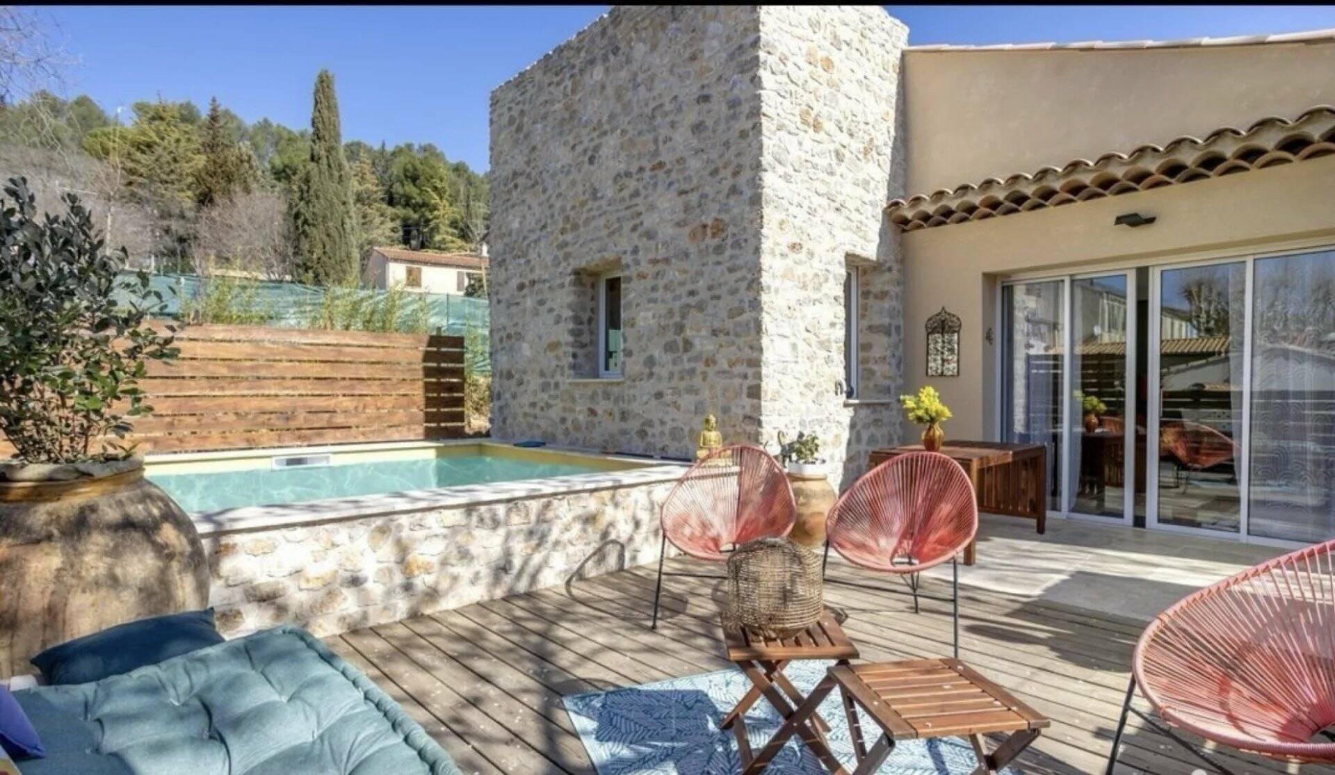 Maison Provençale, 3 chambres, au Charme Authentique avec Piscine et Performances Énergétiques Optimales à Montfort-sur-Argens