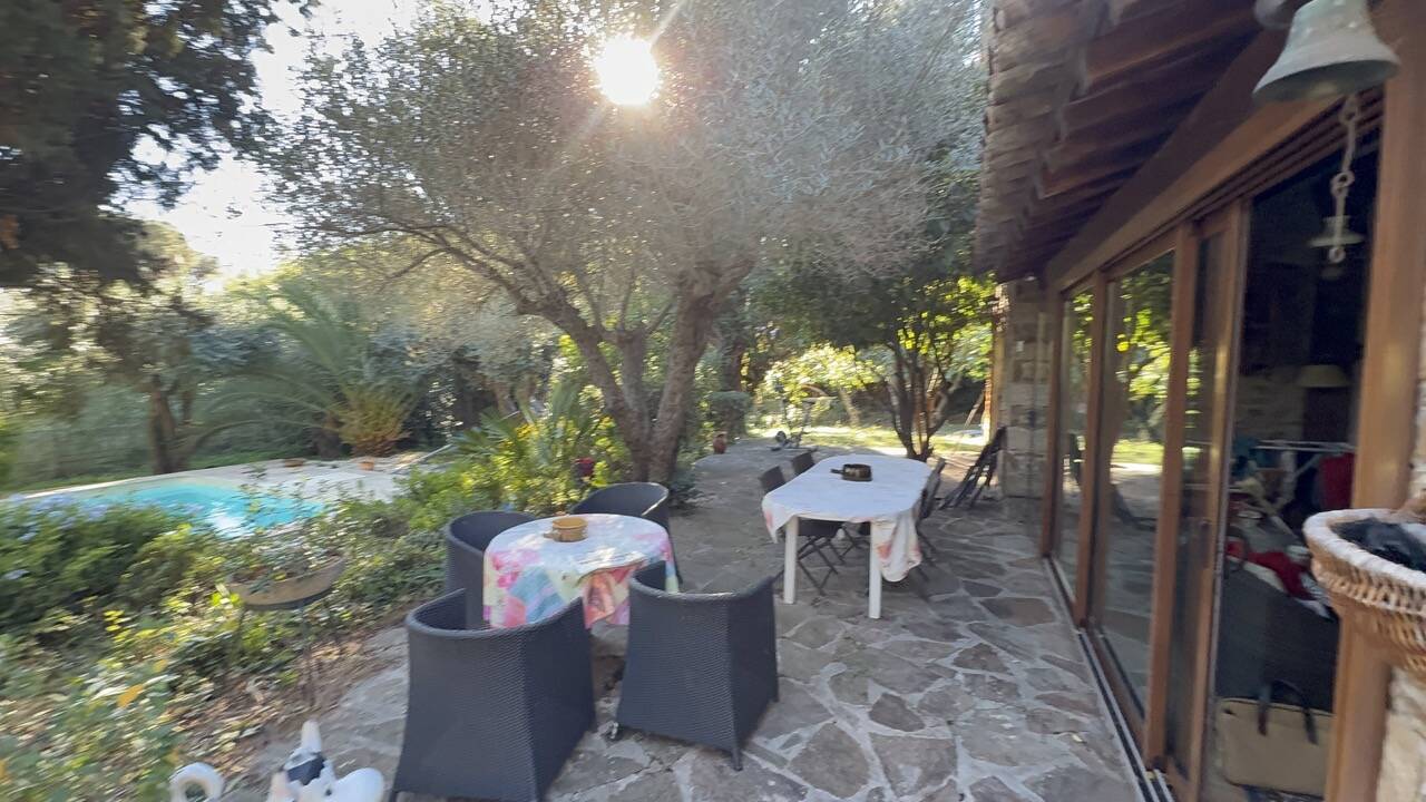 Villa La croix Valmer Plage de Gigaro Var 83420 Viager Occupé dame de 92 ans