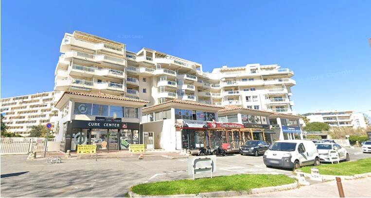 A louer Fréjus, local de 112 m2 proche plage