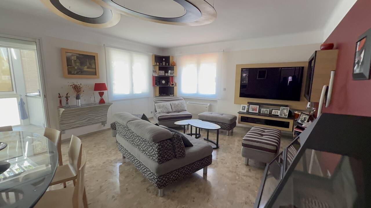 VIAGER LIBRE à La Garde (Vente à terme possible sur 16 ans)– Appartement F4 109 m² + Loggia 17 m² - Homme de 72 ans