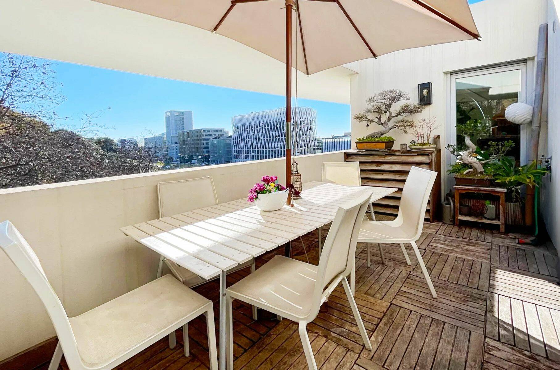 Appartement À Vendre en dernier étage Nice Ouest