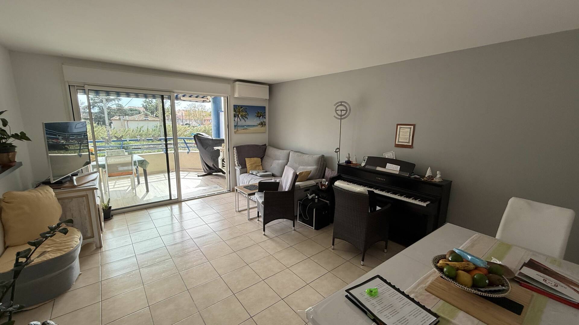 Appartement f3 Terrasse Fréjus 3 mn Plage à pieds Viager occupé 73 et 71 ans