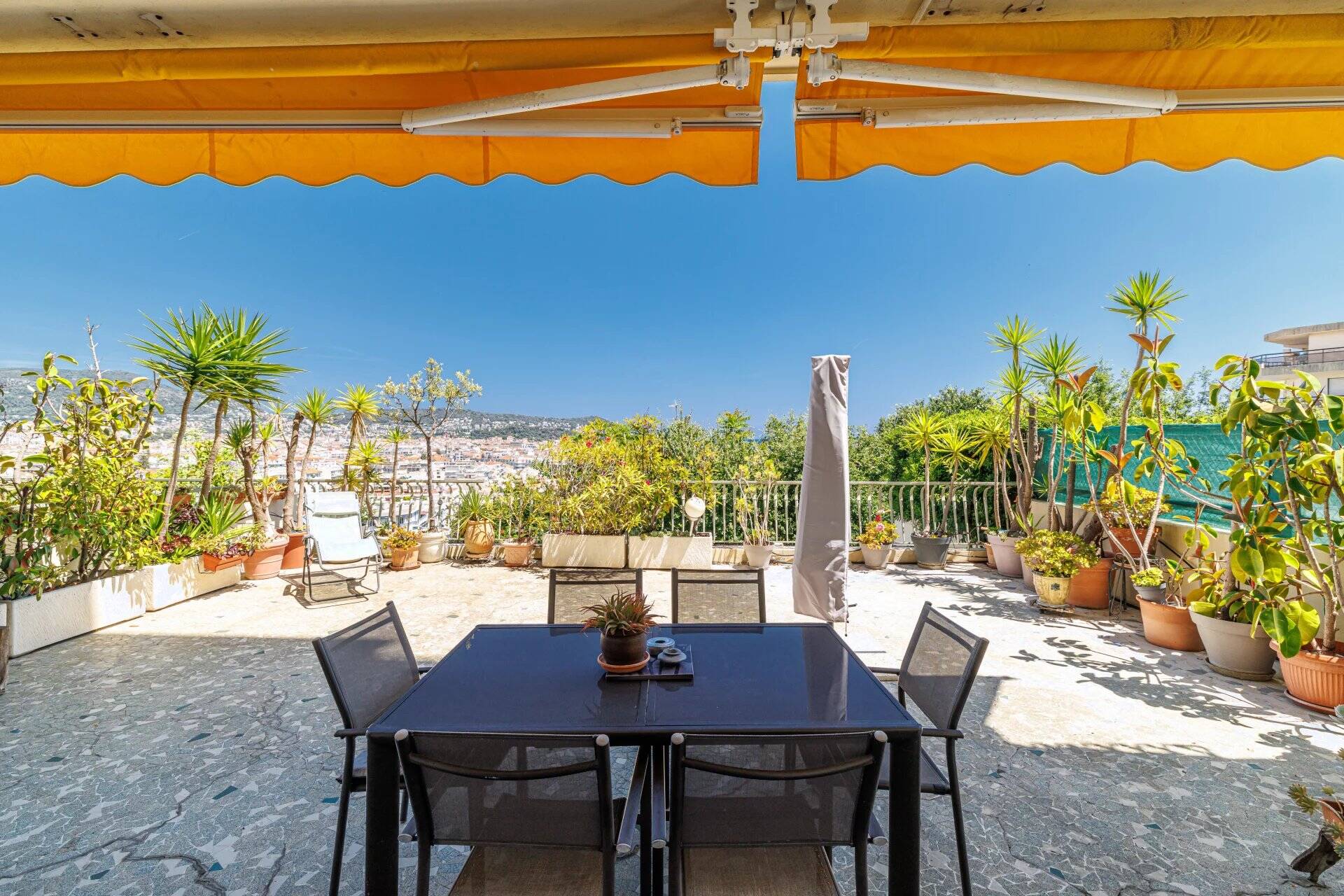 Appartement  - 4 pièces  - 90.0 m² -  590 000 € - À vendre 